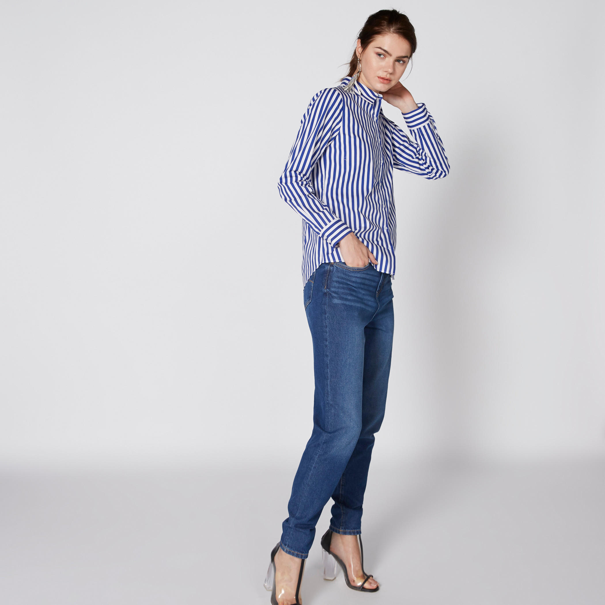 قميص مقلّم بأكمام طويلة وأزرار-women-clothing-shirtsandblouses-shirts-image-4
