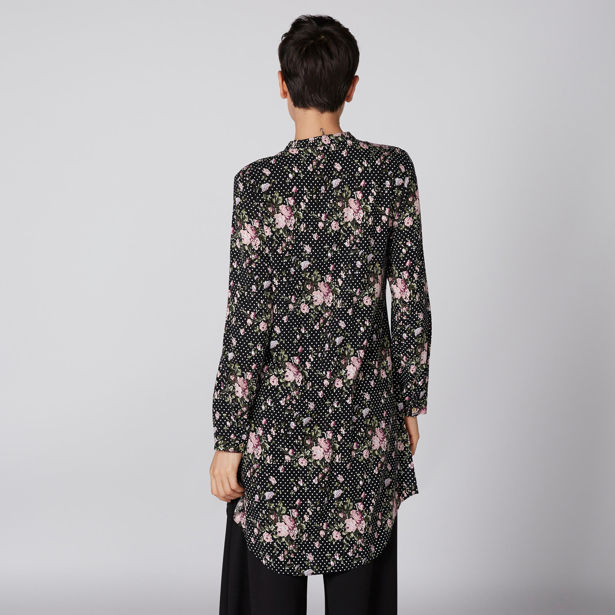 قميص طويل بياقة ماندارين ووصلة أزرار مخفية وطبعات-women-clothing-shirtsandblouses-blouses-image-3