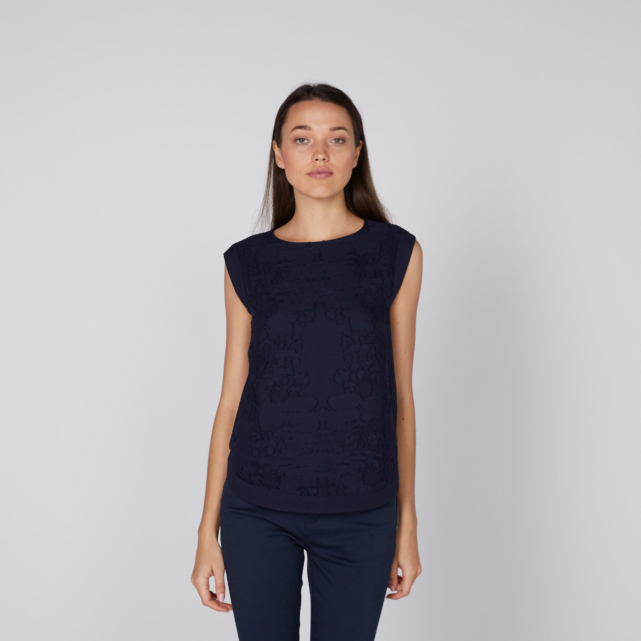 بلوزة بارزة الملمس دون أكمام بياقة مستديرة-women-clothing-shirtsandblouses-blouses-image-1