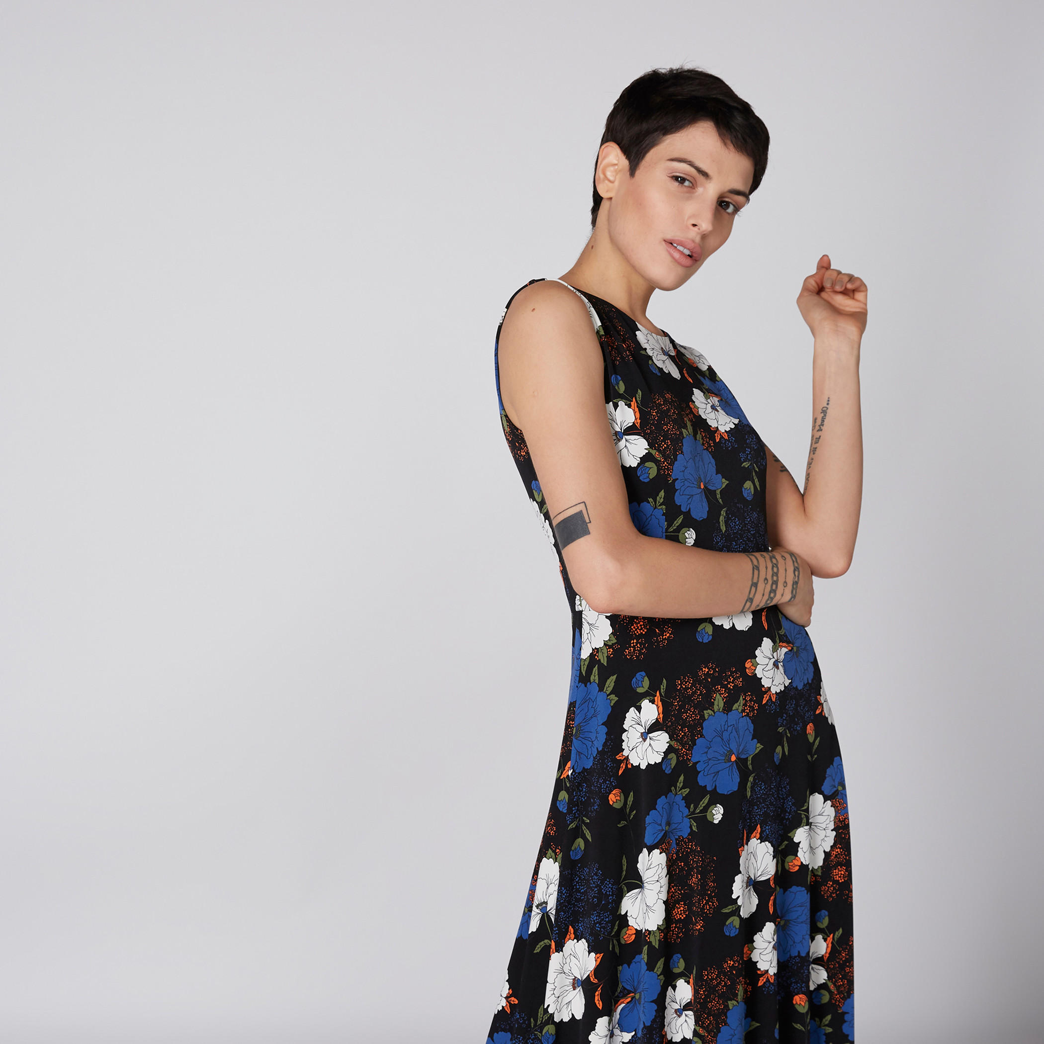 فستان طويل دون أكمام بياقة مستديرة وطبعات-women-clothing-dresses-image-4