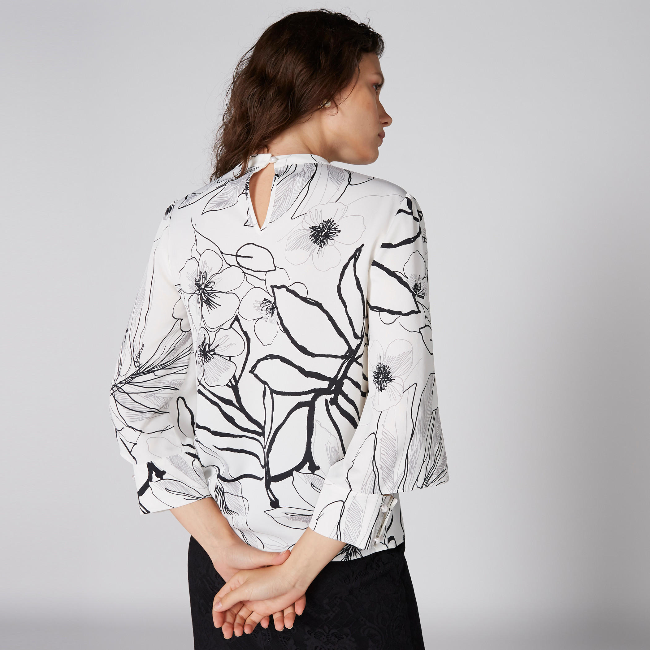 بلوزة بطبعات وأكمام طويلة-women-clothing-shirtsandblouses-blouses-image-2
