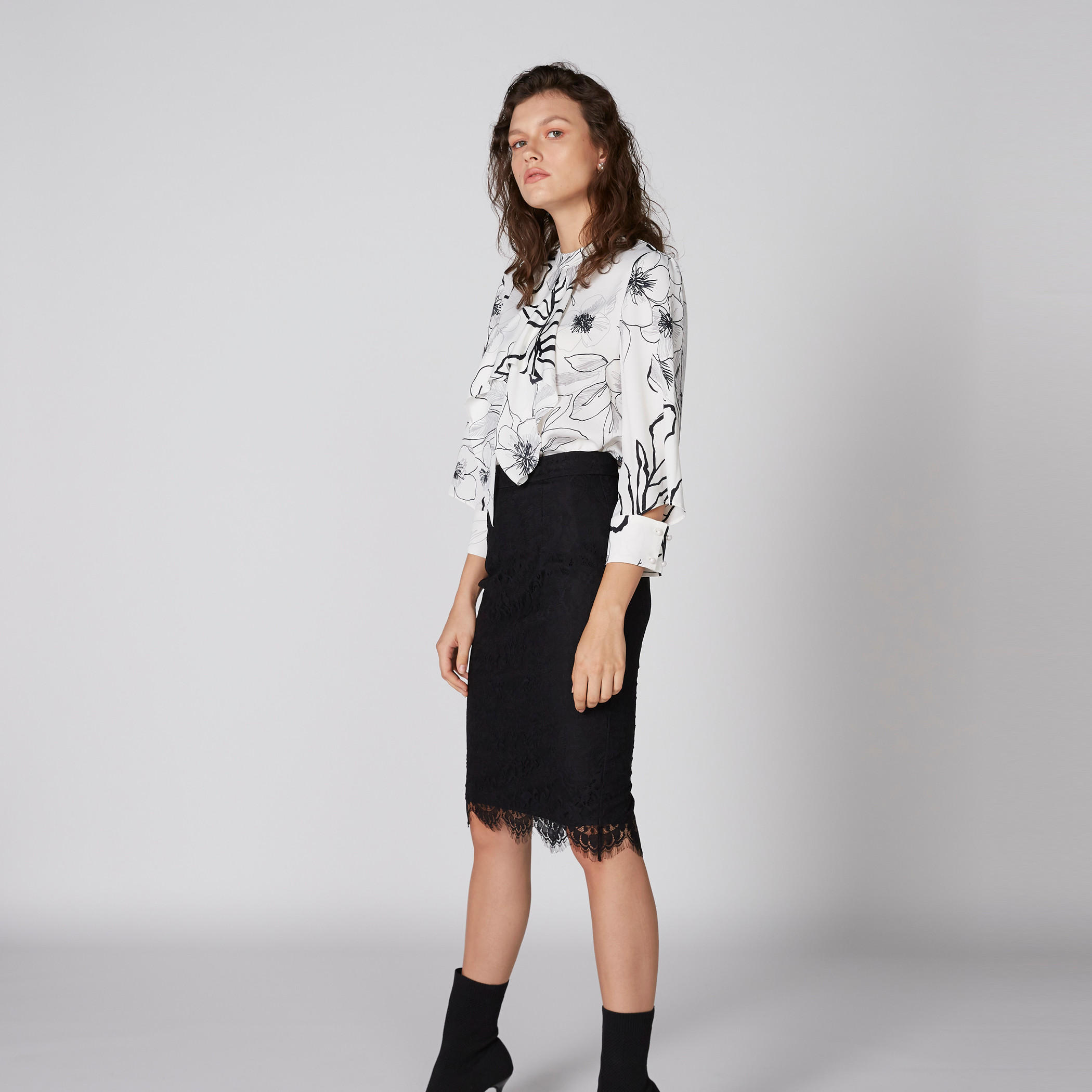 بلوزة بطبعات وأكمام طويلة-women-clothing-shirtsandblouses-blouses-image-3