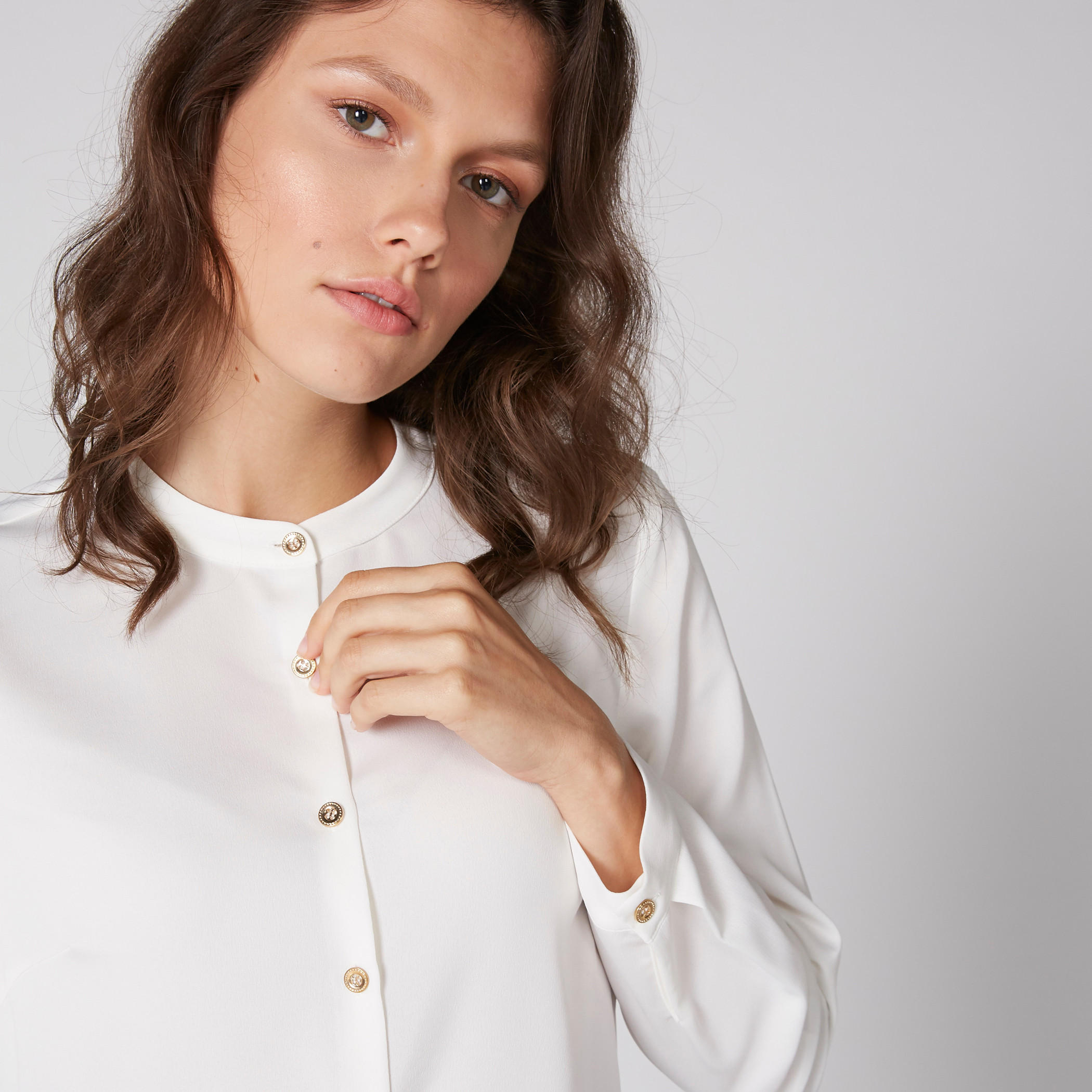 قميص بأكمام طويلة وأزرار وياقة ماندارين-women-clothing-shirtsandblouses-shirts-image-4