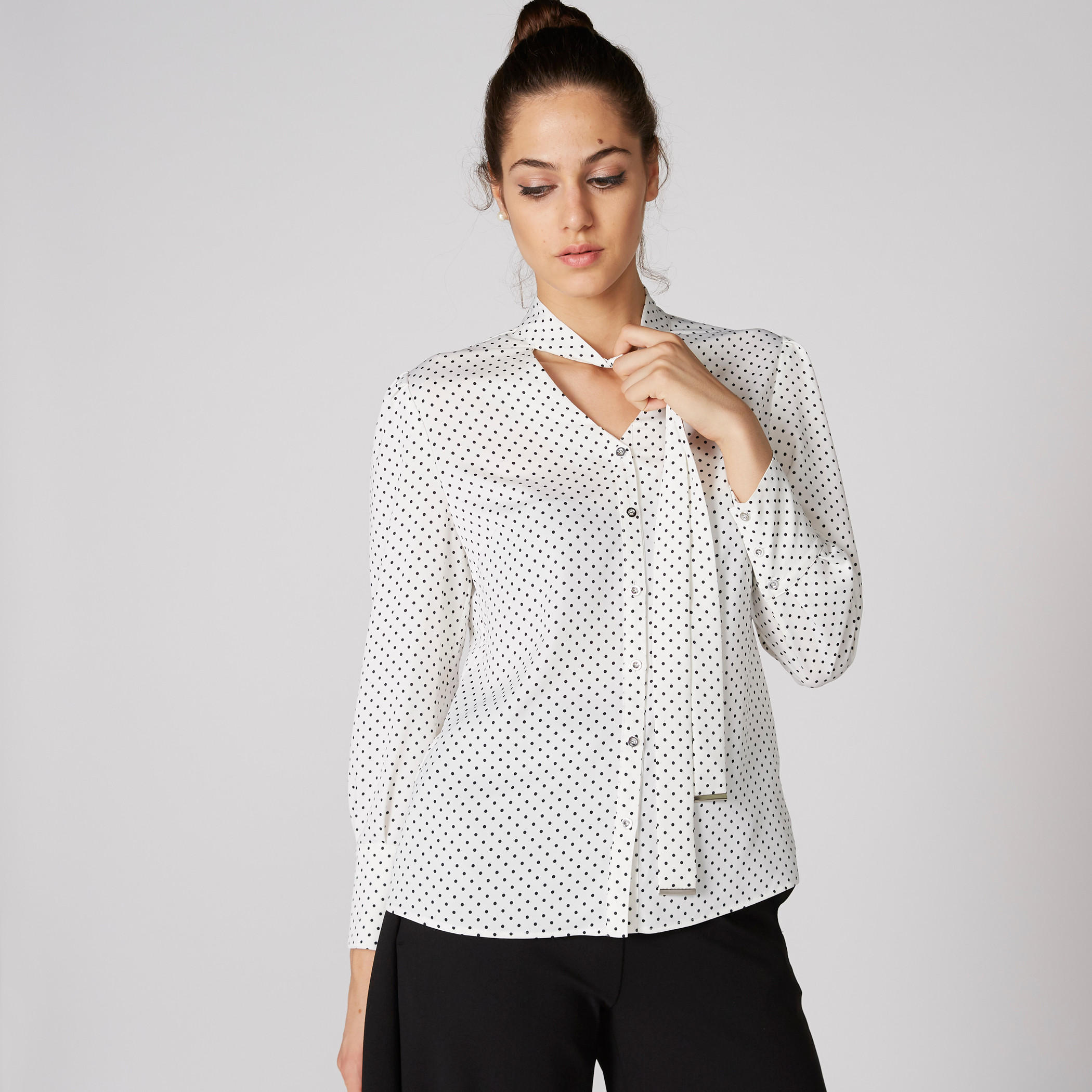 قميص بطبعات وياقة V وأزرار-women-clothing-shirtsandblouses-shirts-image-1