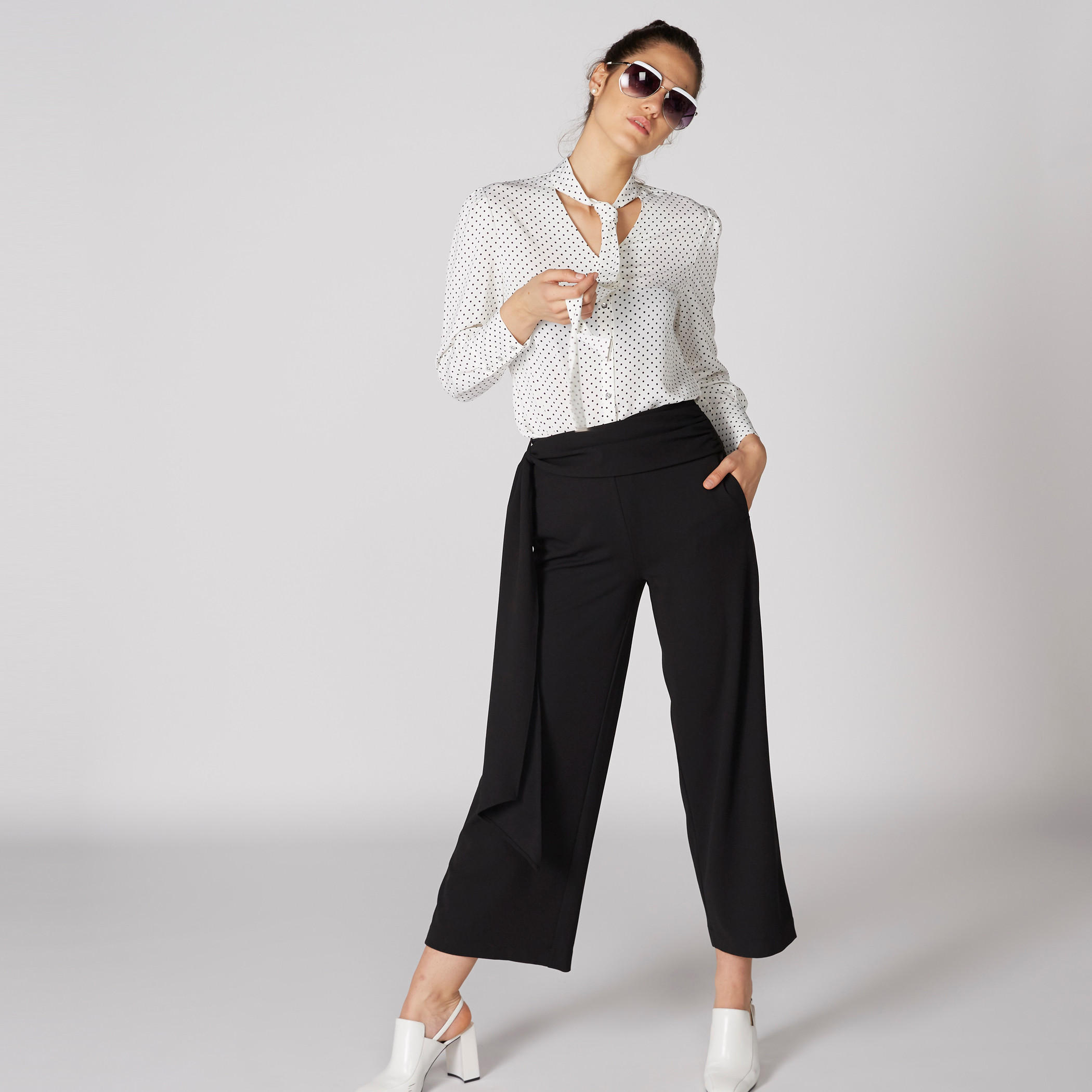 قميص بطبعات وياقة V وأزرار-women-clothing-shirtsandblouses-shirts-image-3
