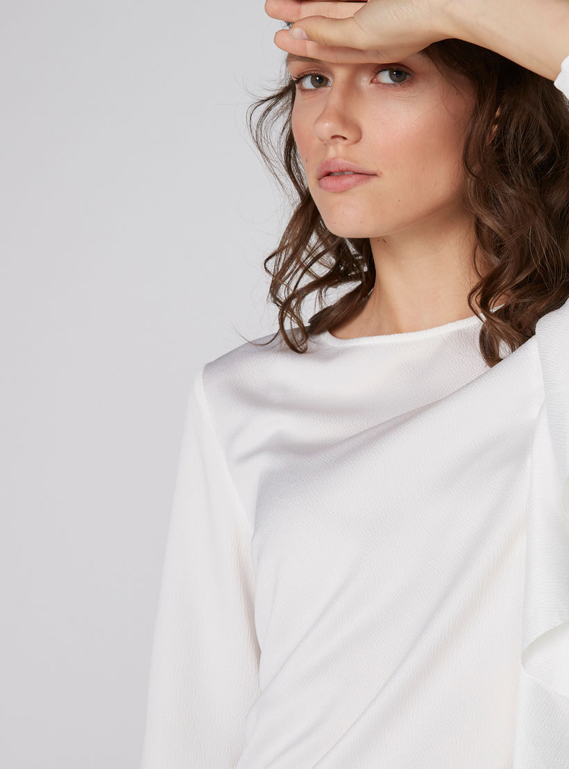 بلوزة بياقة مستديرة وأكمام طويلة وكشكش-women-clothing-shirtsandblouses-blouses-image-4