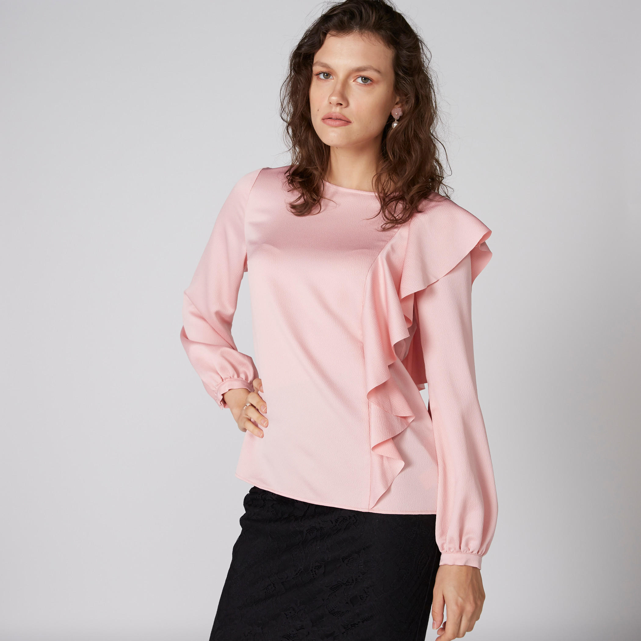 بلوزة بياقة مستديرة وأكمام طويلة وكشكش-women-clothing-shirtsandblouses-blouses-image-1