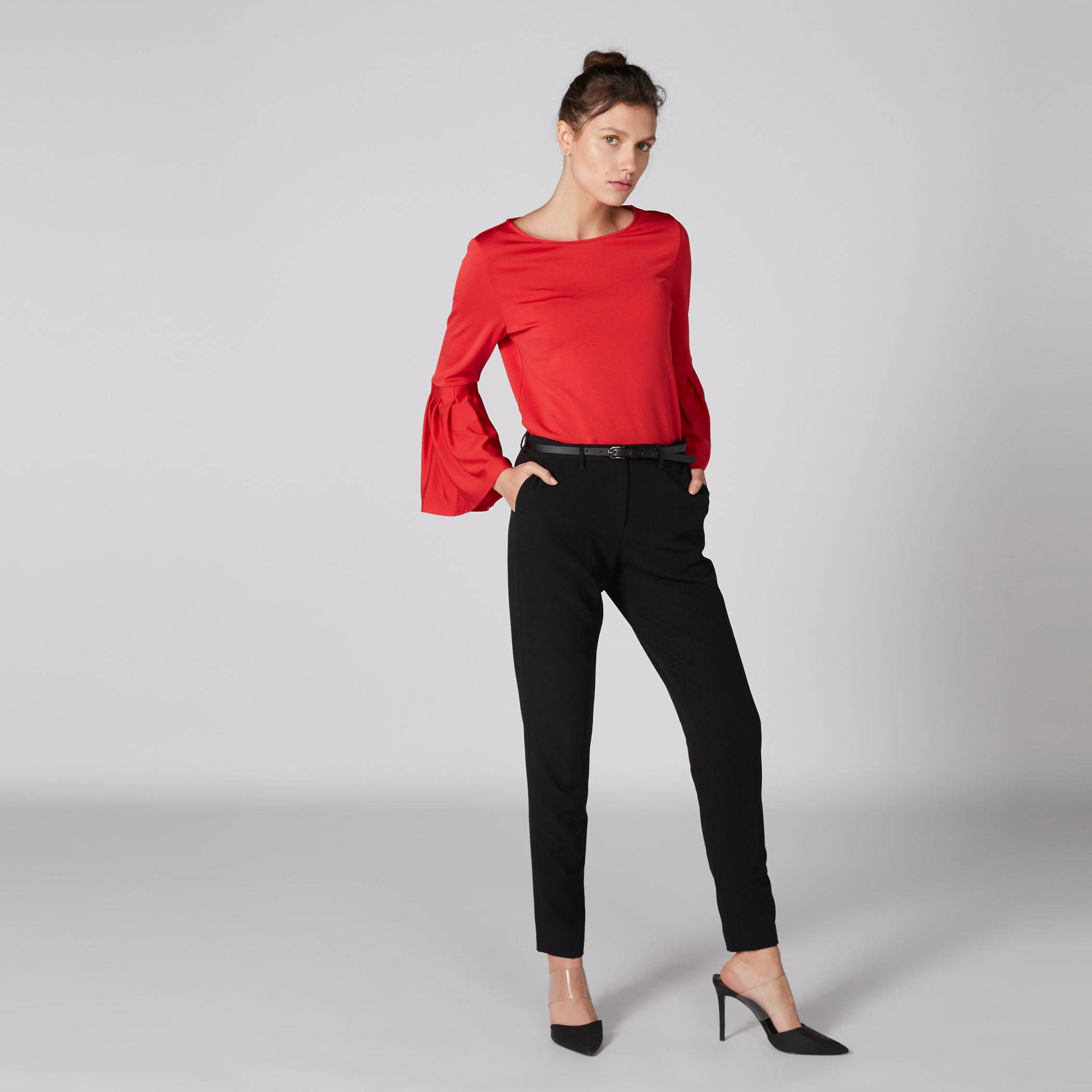 بلوزة بياقة مستديرة وأكمام عريضة-women-clothing-shirtsandblouses-blouses-image-1
