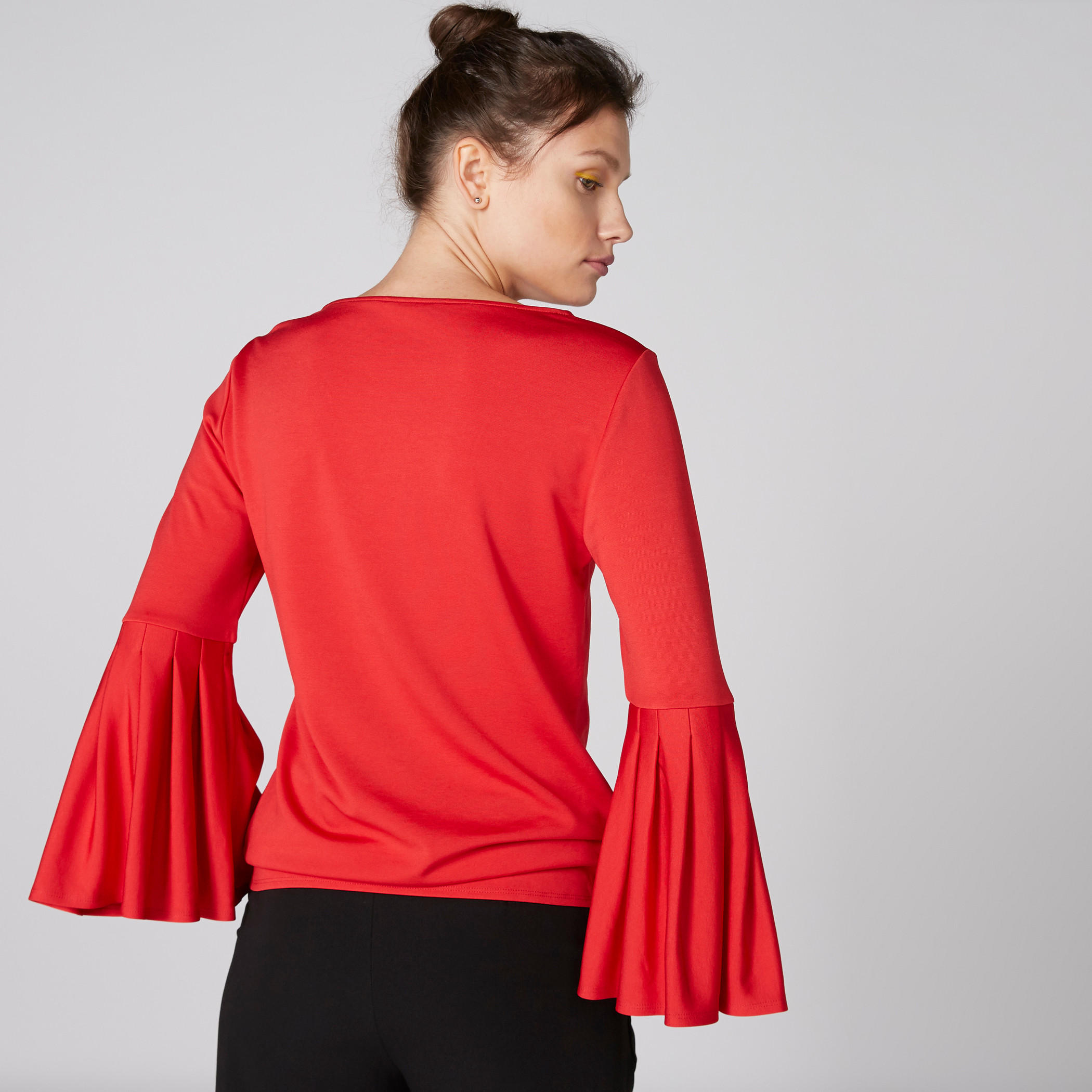 بلوزة بياقة مستديرة وأكمام عريضة-women-clothing-shirtsandblouses-blouses-image-2