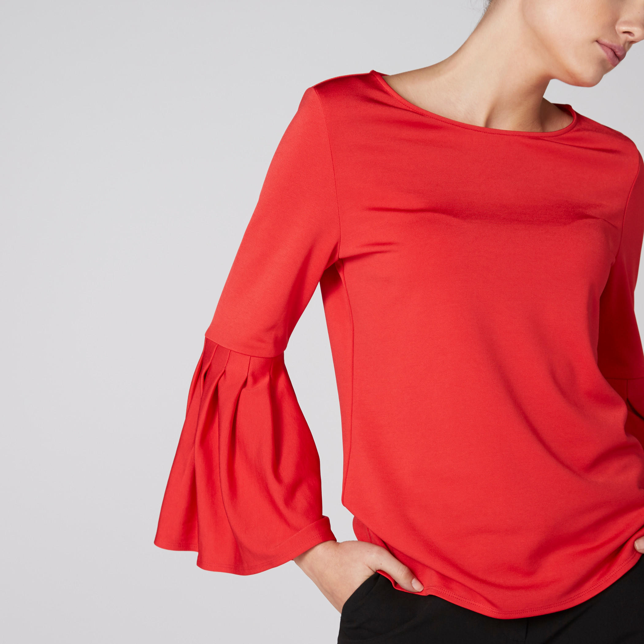 بلوزة بياقة مستديرة وأكمام عريضة-women-clothing-shirtsandblouses-blouses-image-4