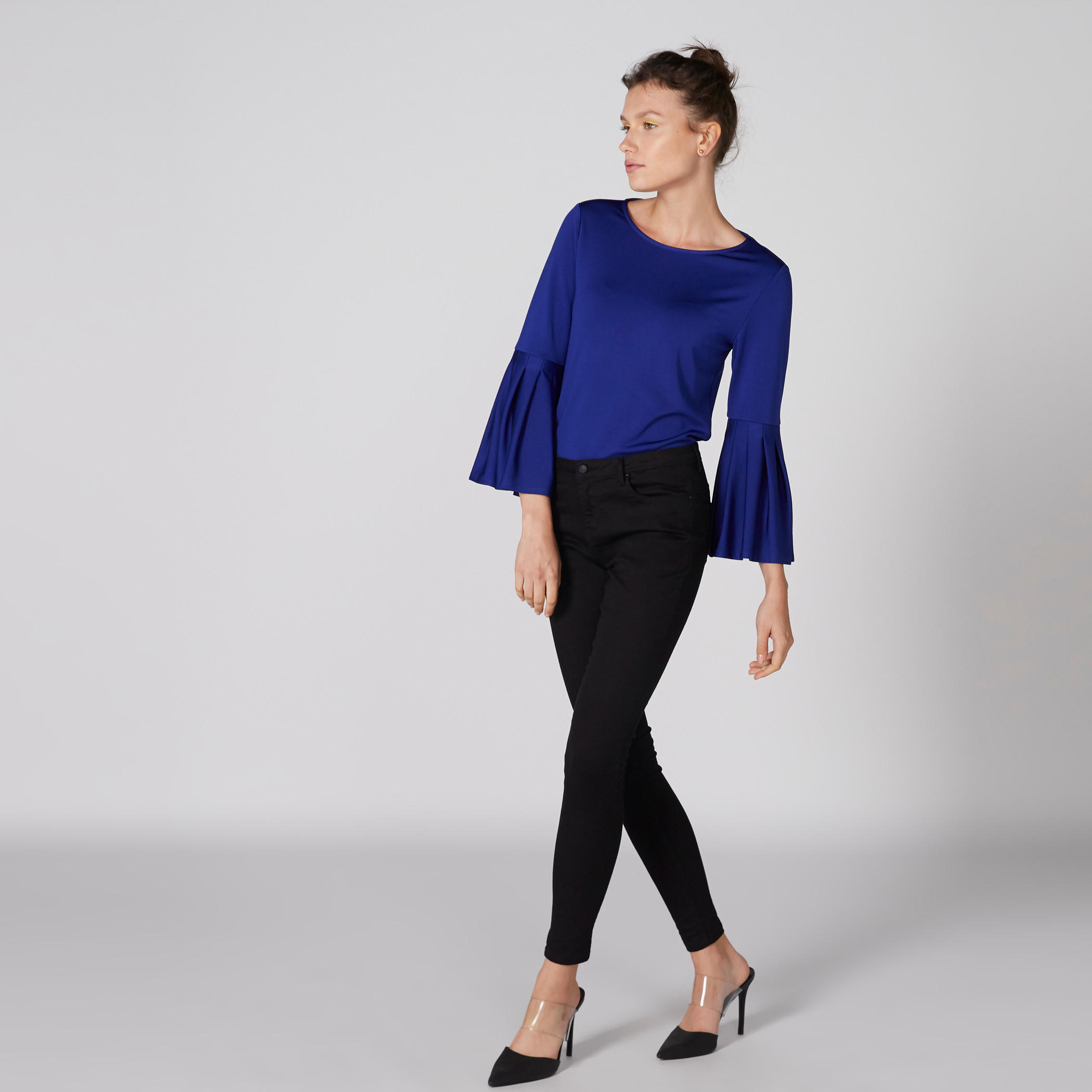 بلوزة بياقة مستديرة وأكمام كشكش-women-clothing-shirtsandblouses-blouses-image-3