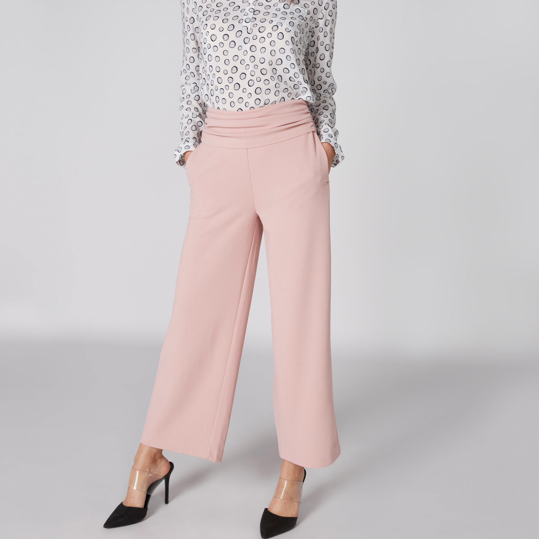 بنطال بالازو بجيوب وخصر ومطّاطي-women-clothing-bottoms-trousers-image-1