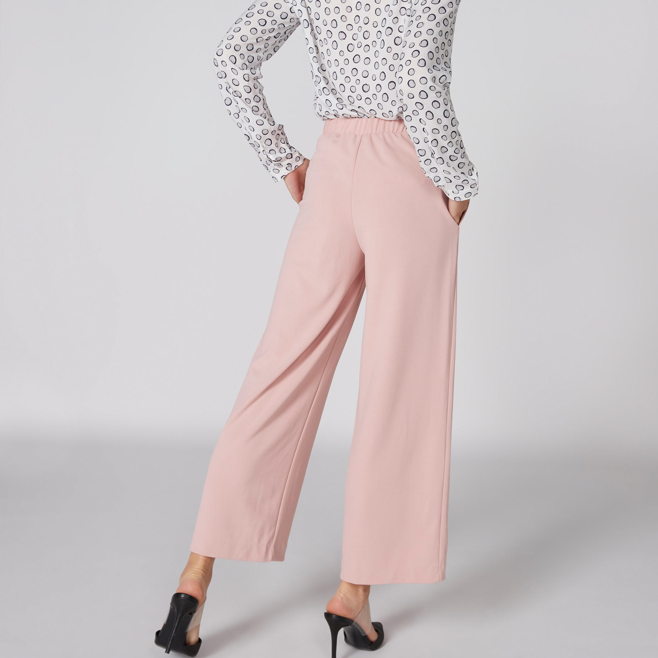 بنطال بالازو بجيوب وخصر ومطّاطي-women-clothing-bottoms-trousers-image-2