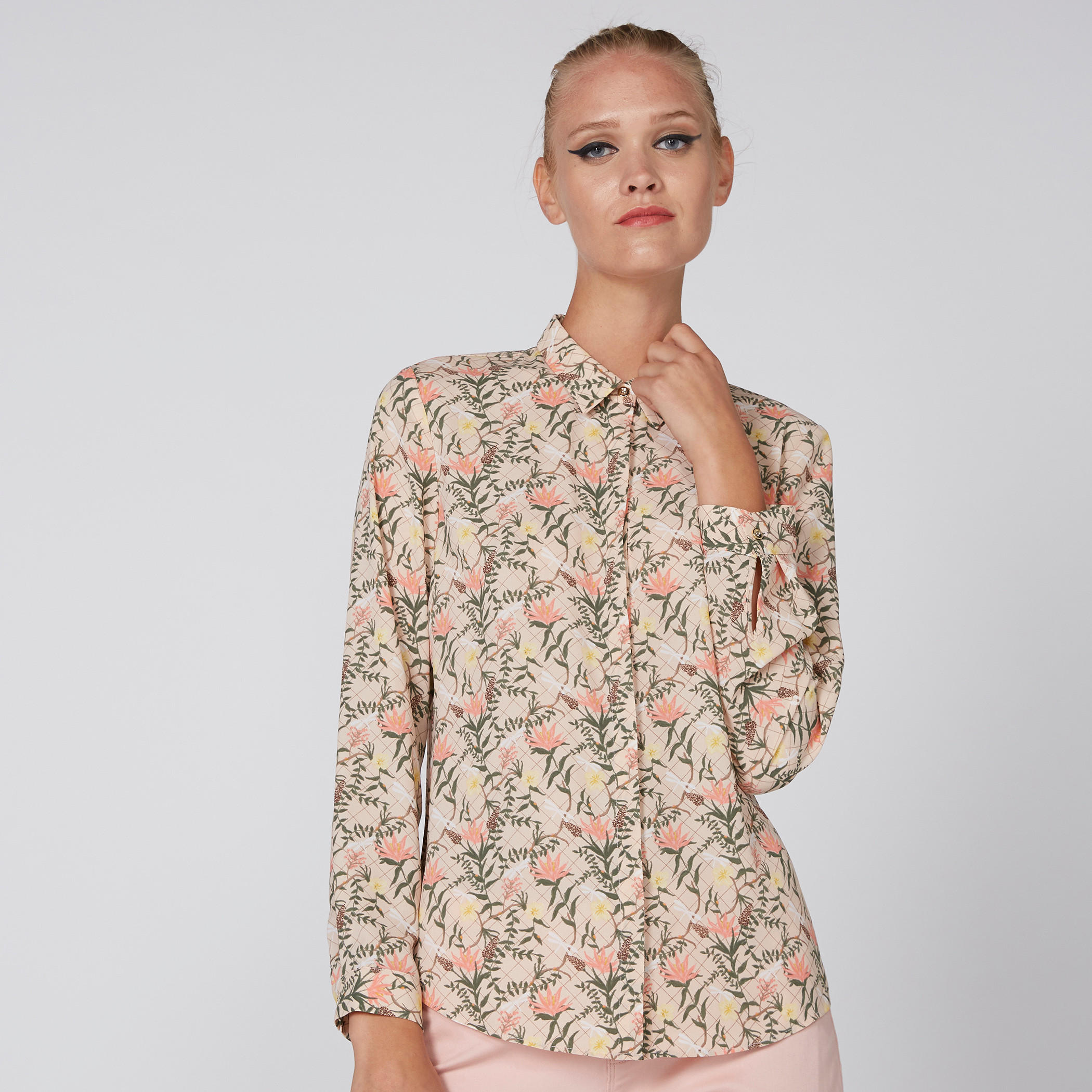 قميص بأكمام طويلة ووصلة أزرار مخفيّة وطبعات-women-clothing-shirtsandblouses-shirts-image-1