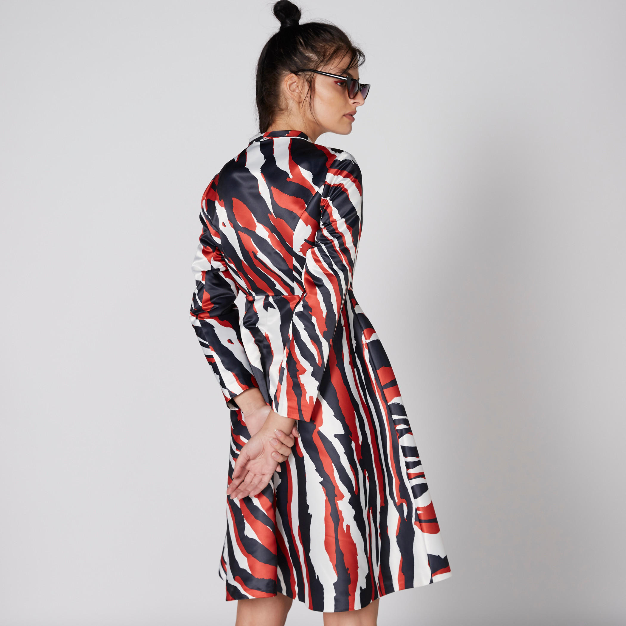 فستان متوسط الطول بأكمام طويلة وجيوب وطبعات-women-clothing-dresses-image-2
