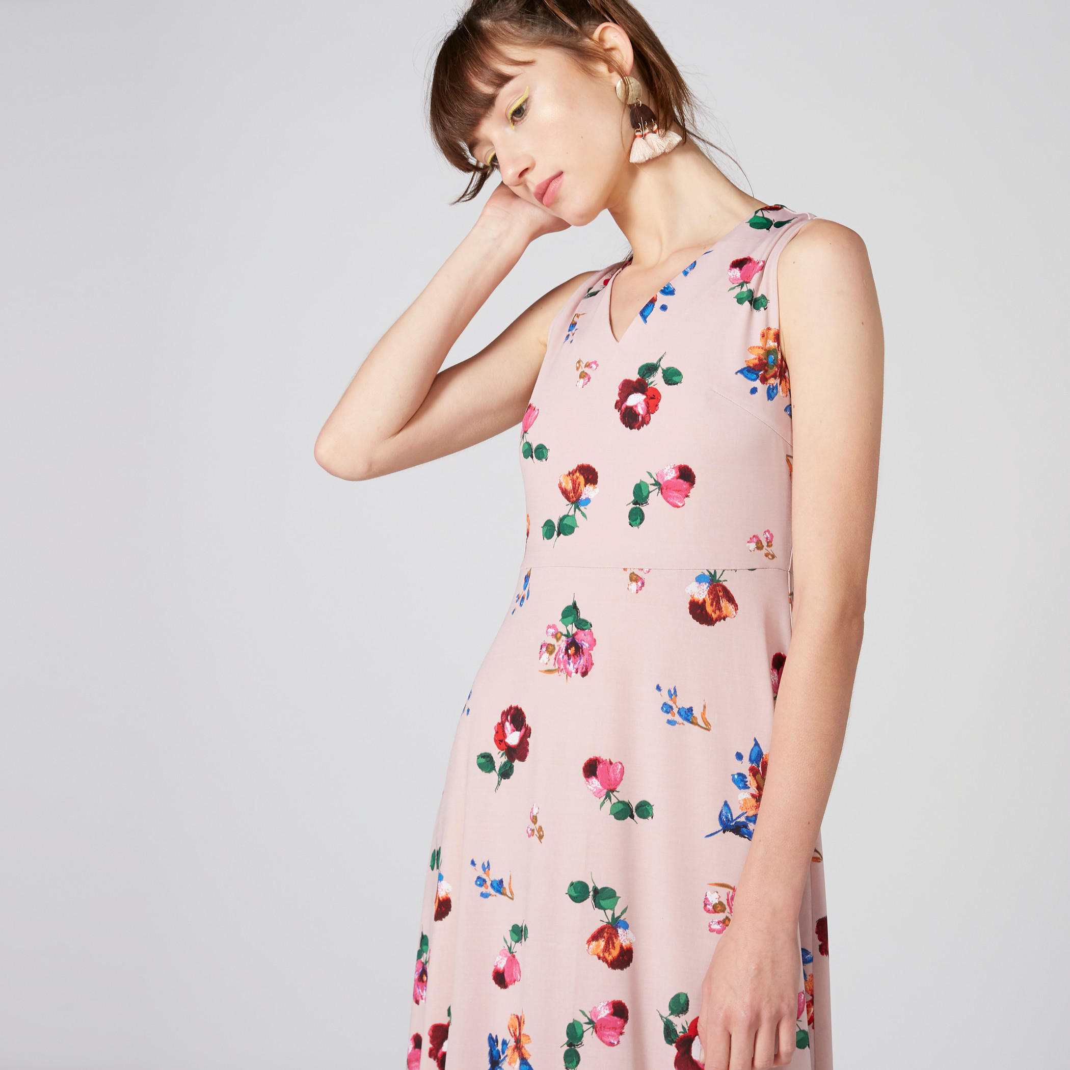 Floral Printed Sleeveless Maxi Dress with V-Neck-women-clothing-dresses-image-3