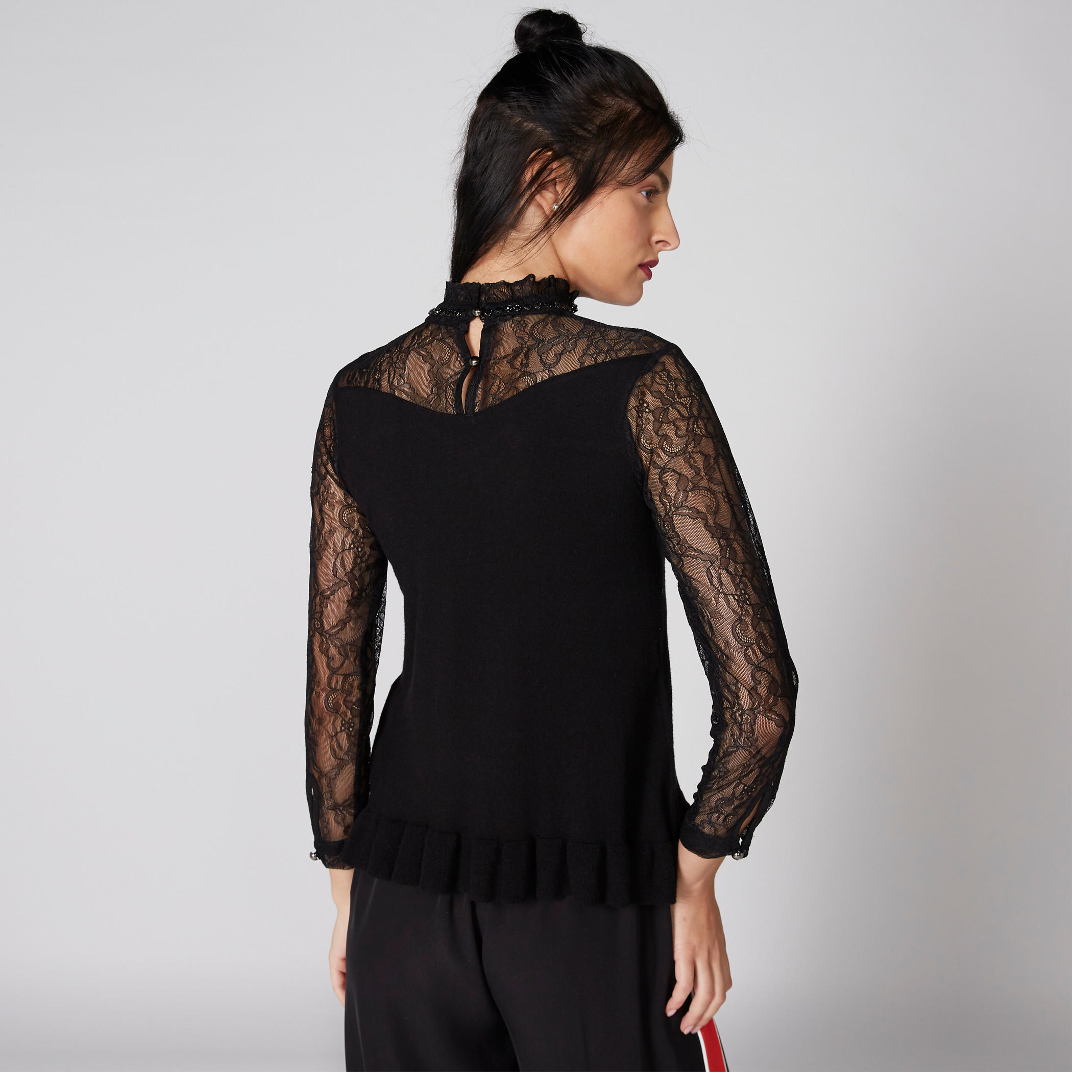 بلوزة بياقة عالية وأكمام طويلة وتفاصيل دانتيل-women-winterwear-hoodiesandsweatshirts-hoodies-image-2