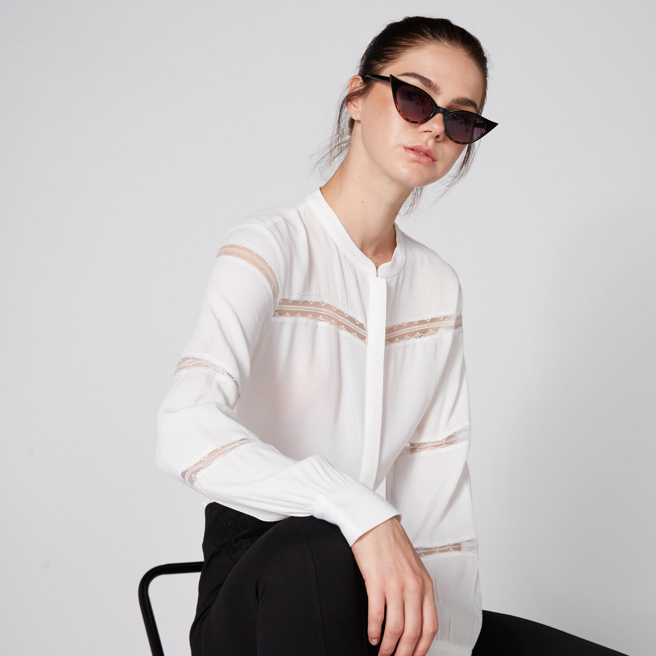 قميص بياقة ماندارين وتفاصيل دانتيل وأكمام طويلة-women-clothing-shirtsandblouses-shirts-image-2