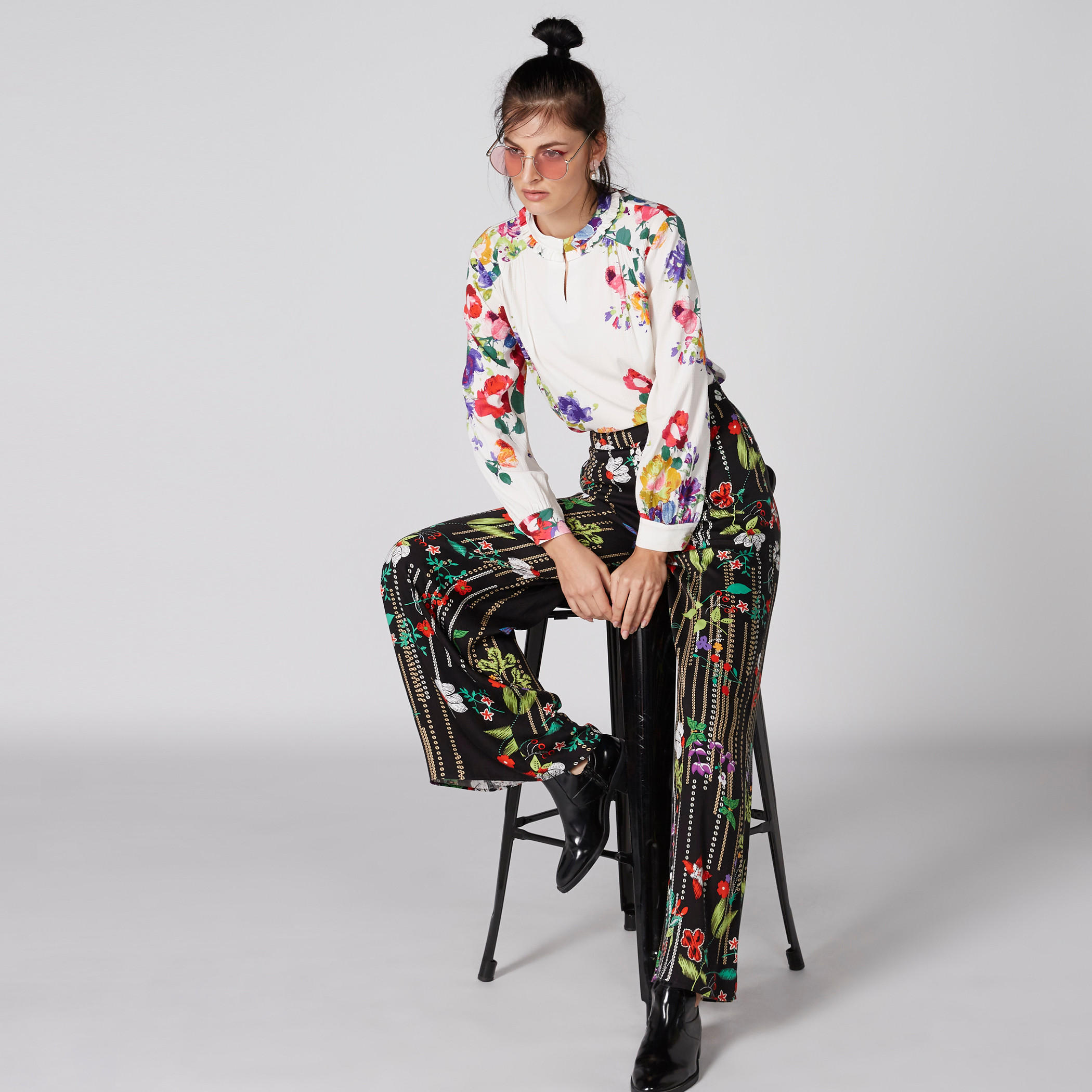 بلوزة بياقة ماندارين وأكمام طويلة وطبعات أزهار-women-clothing-shirtsandblouses-blouses-image-1