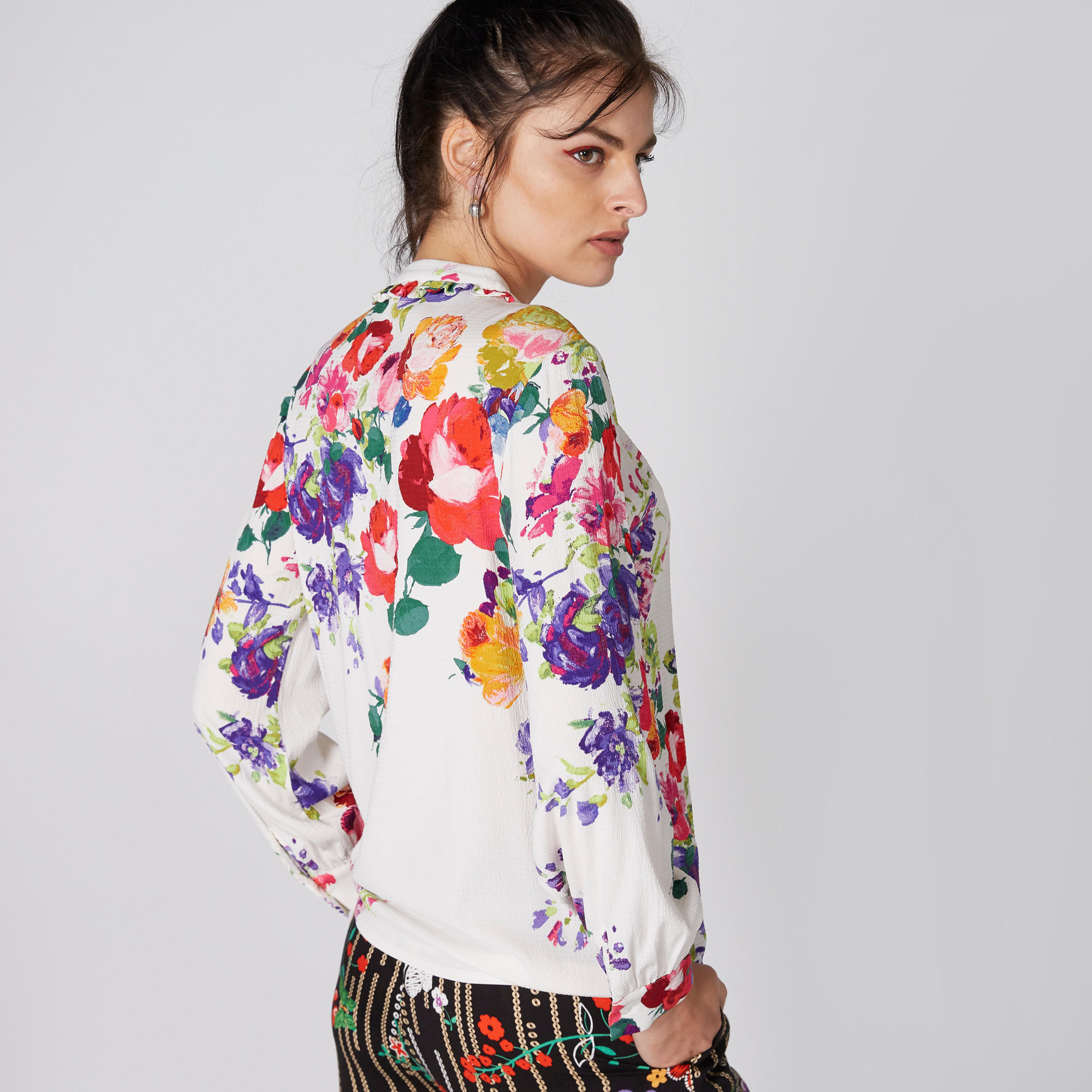 بلوزة بياقة ماندارين وأكمام طويلة وطبعات أزهار-women-clothing-shirtsandblouses-blouses-image-2