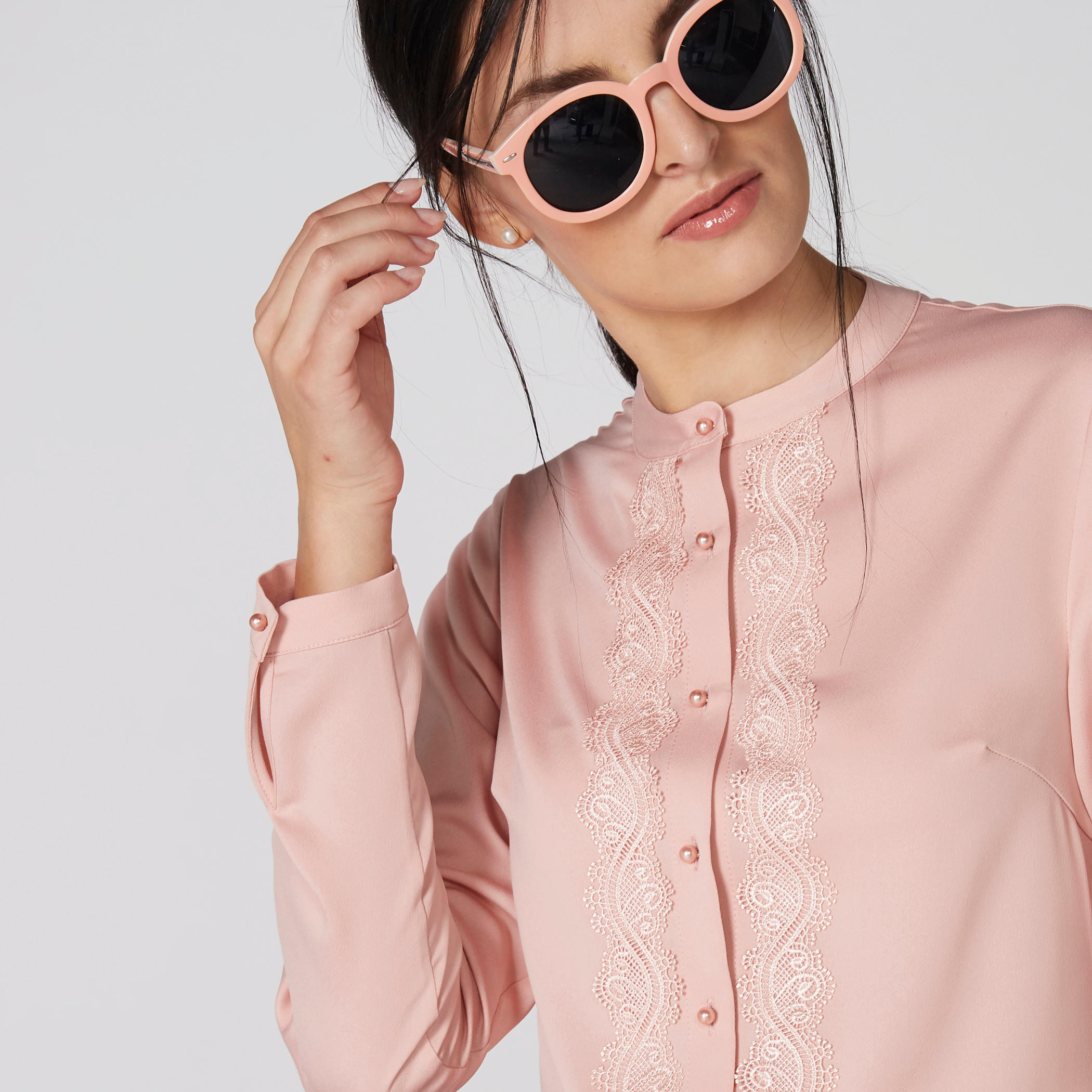 قميص بياقة ماندارين وأكمام طويلة وتفاصيل دانتيل-women-clothing-shirtsandblouses-blouses-image-4