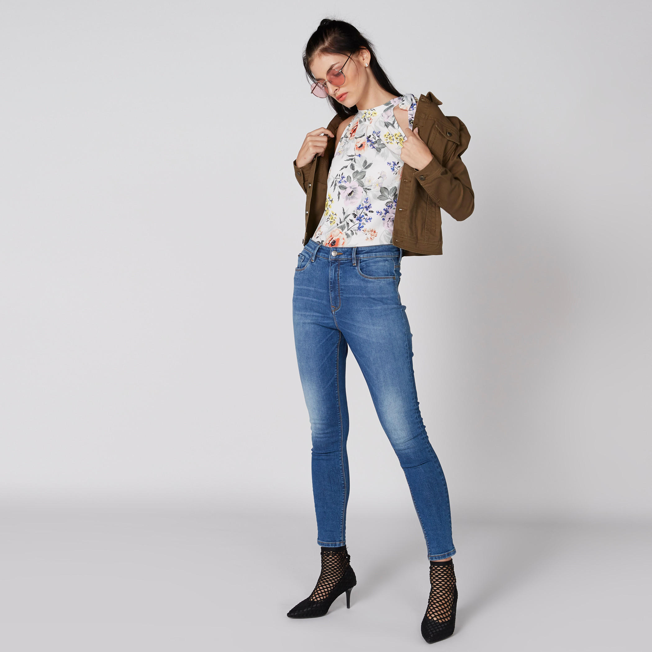 بلوزة بياقة رباط وطبعات أزهار-women-clothing-shirtsandblouses-blouses-image-3