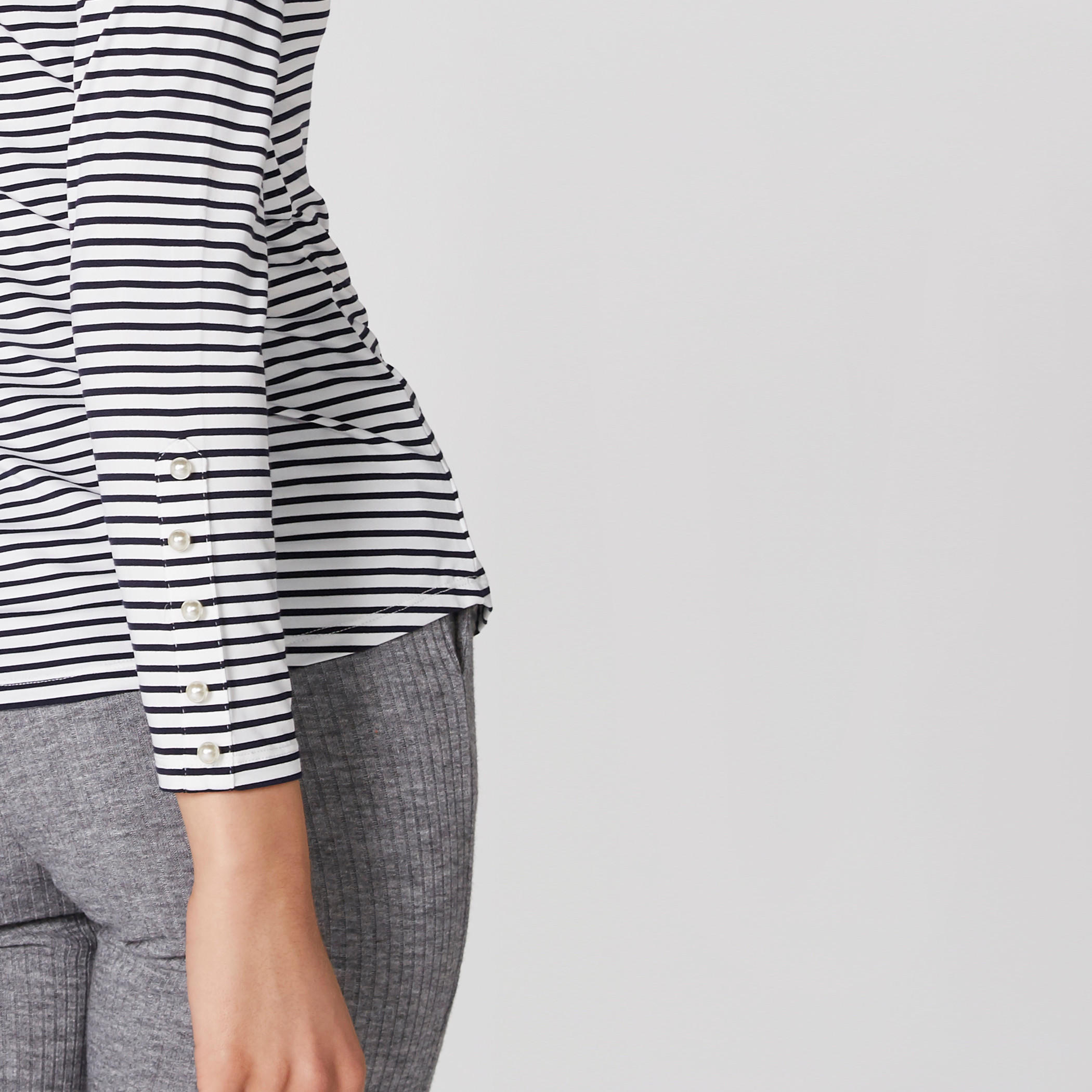تيشيرت مقلّم بأكمام طويلة وأزرار-women-clothing-tshirts-image-3