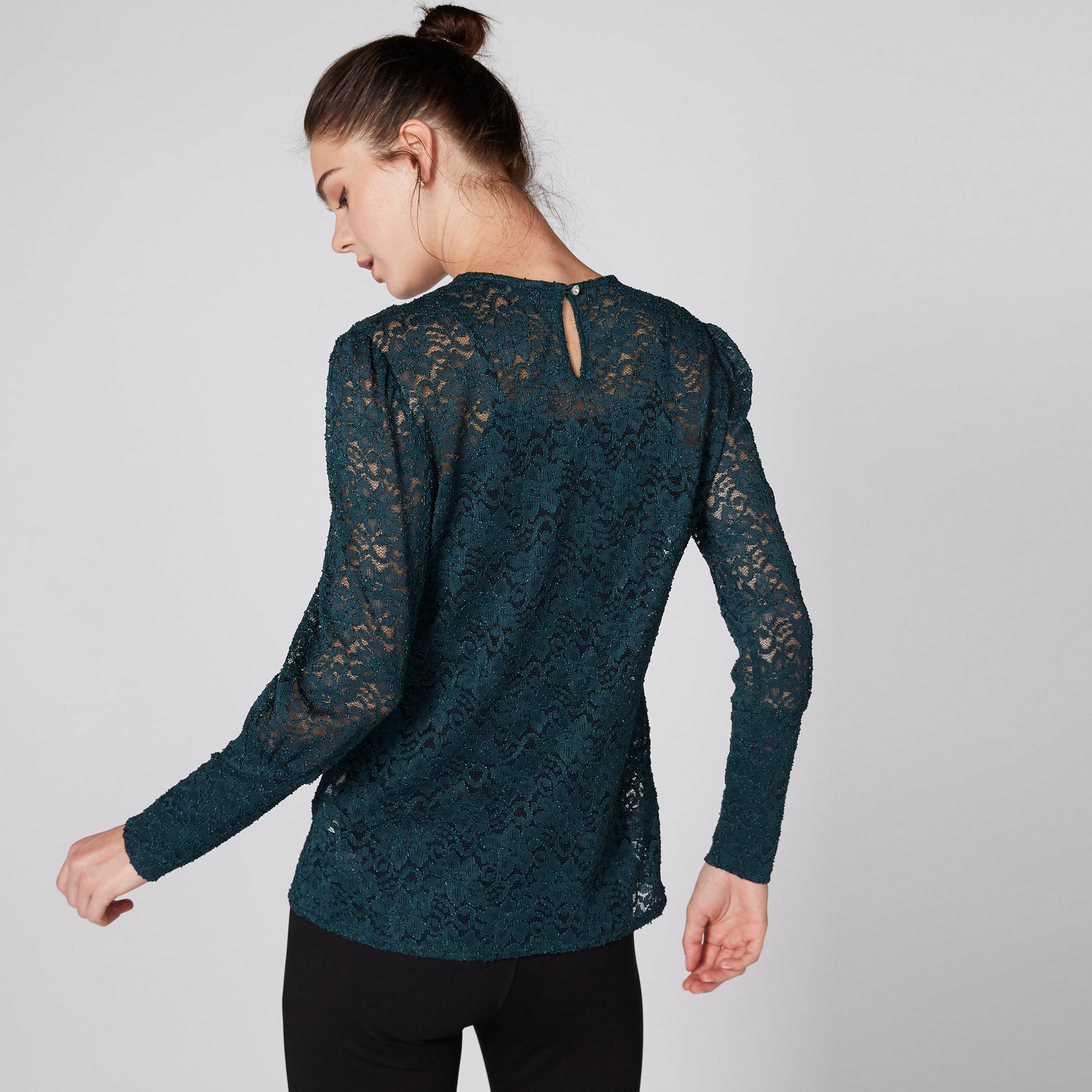 بلوزة بياقة مستديرة وأكمام طويلة وتفاصيل دانتيل-women-clothing-shirtsandblouses-blouses-image-2