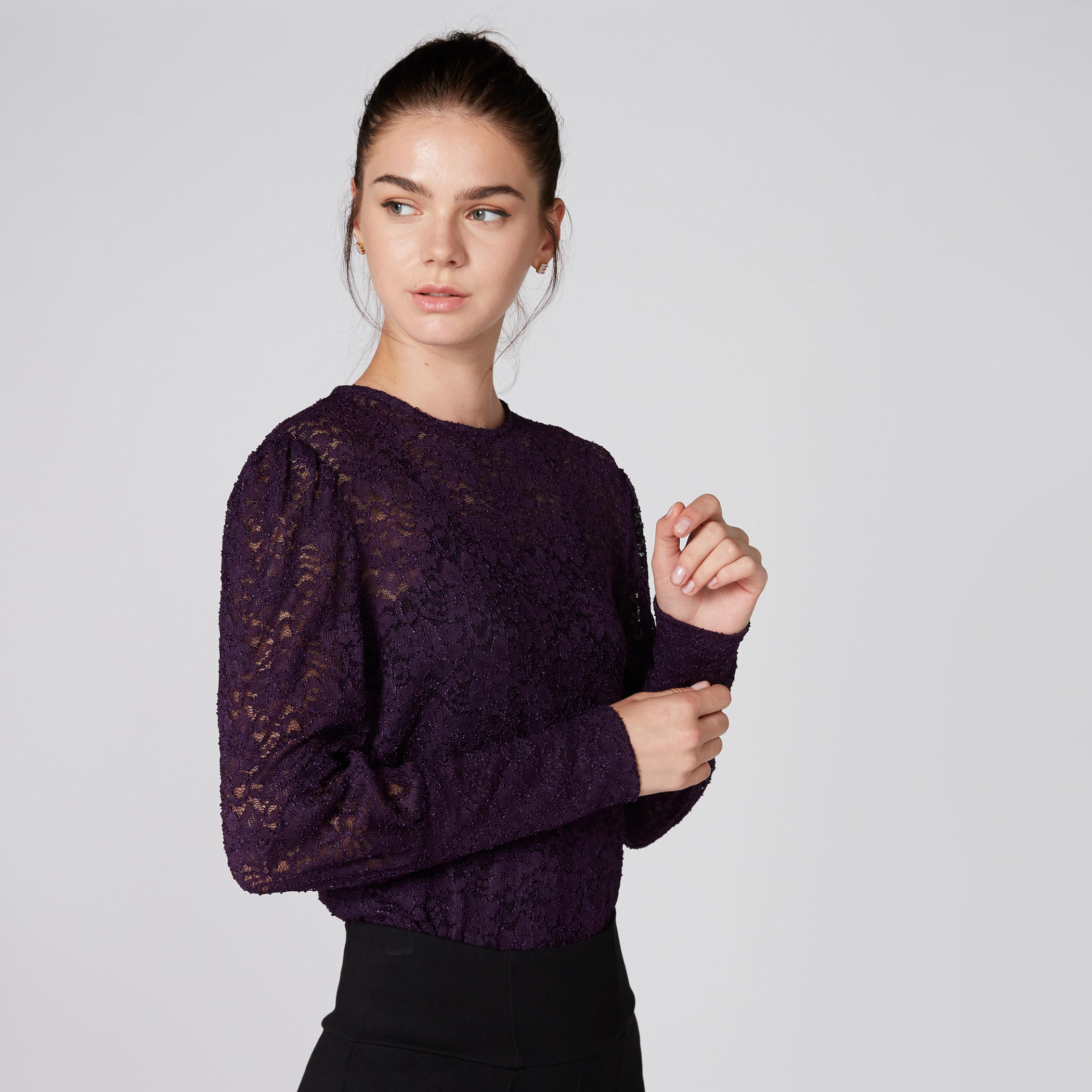 بلوزة دانتيل بياقة مستديرة وأكمام طويلة ومشبك إغلاق-women-clothing-shirtsandblouses-blouses-image-1