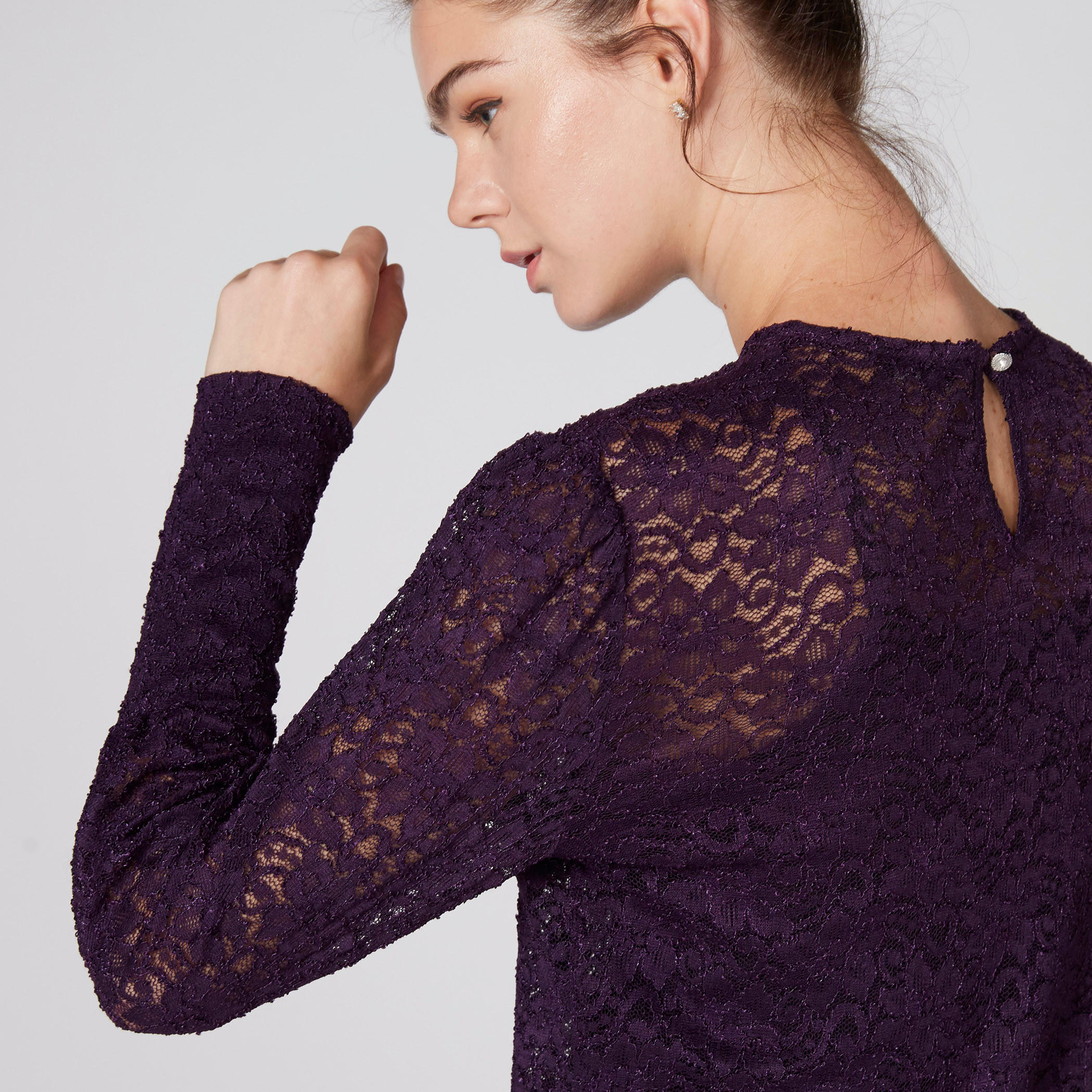 بلوزة دانتيل بياقة مستديرة وأكمام طويلة ومشبك إغلاق-women-clothing-shirtsandblouses-blouses-image-4