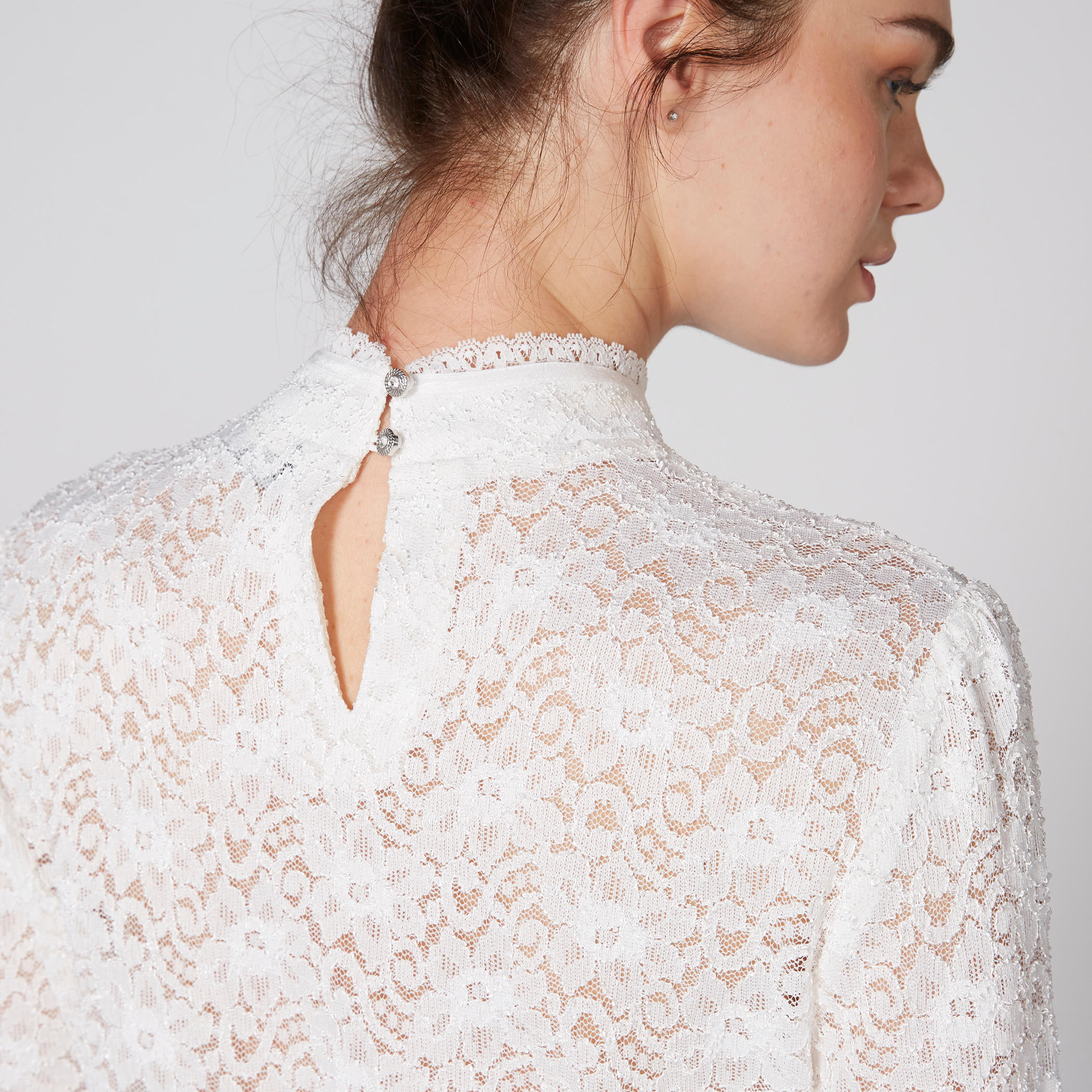 بلوزة دانتيل بياقة عالية وأكمام طويلة-women-clothing-shirtsandblouses-blouses-image-4