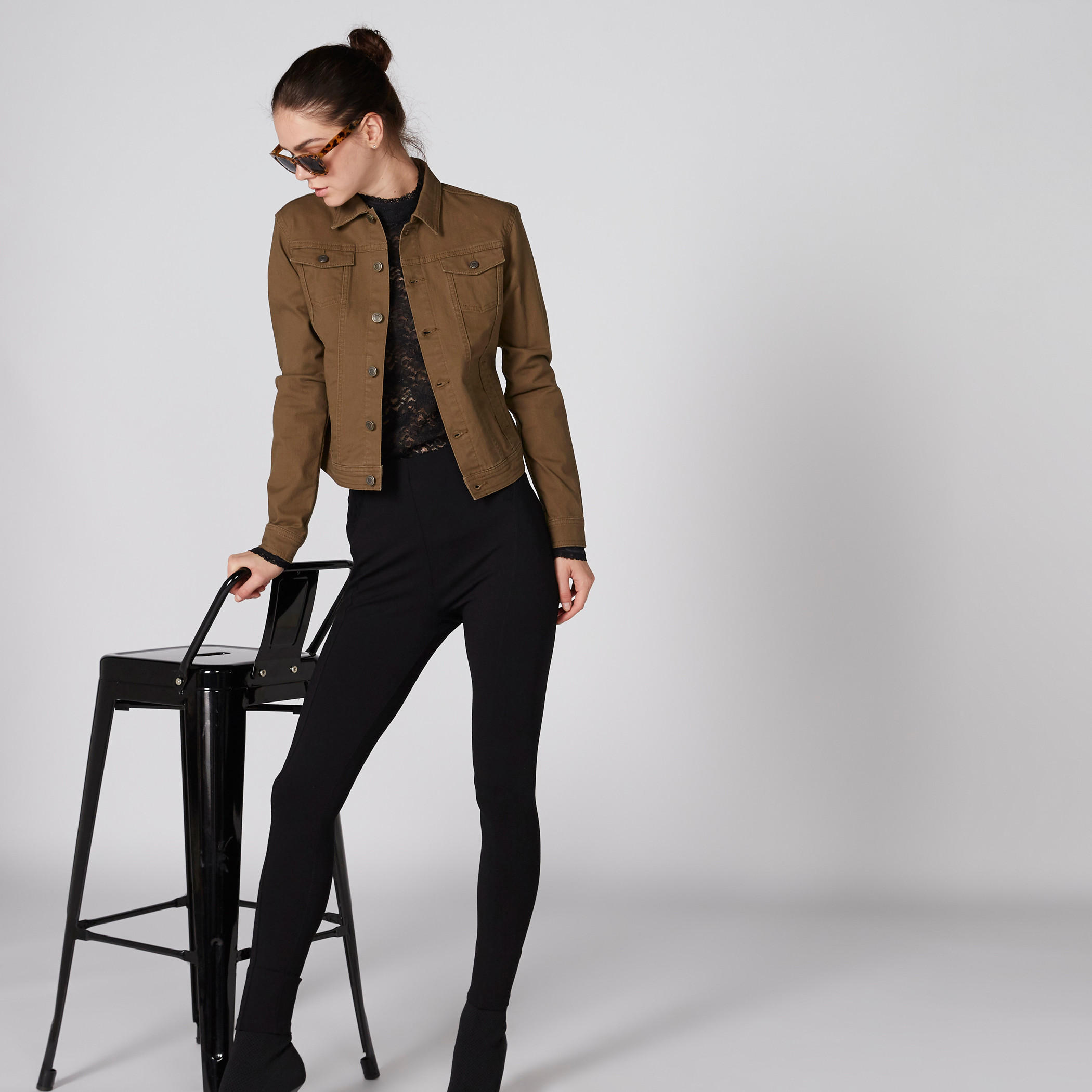 بلوزة دانتيل بياقة عالية وأكمام طويلة-women-clothing-shirtsandblouses-blouses-image-3