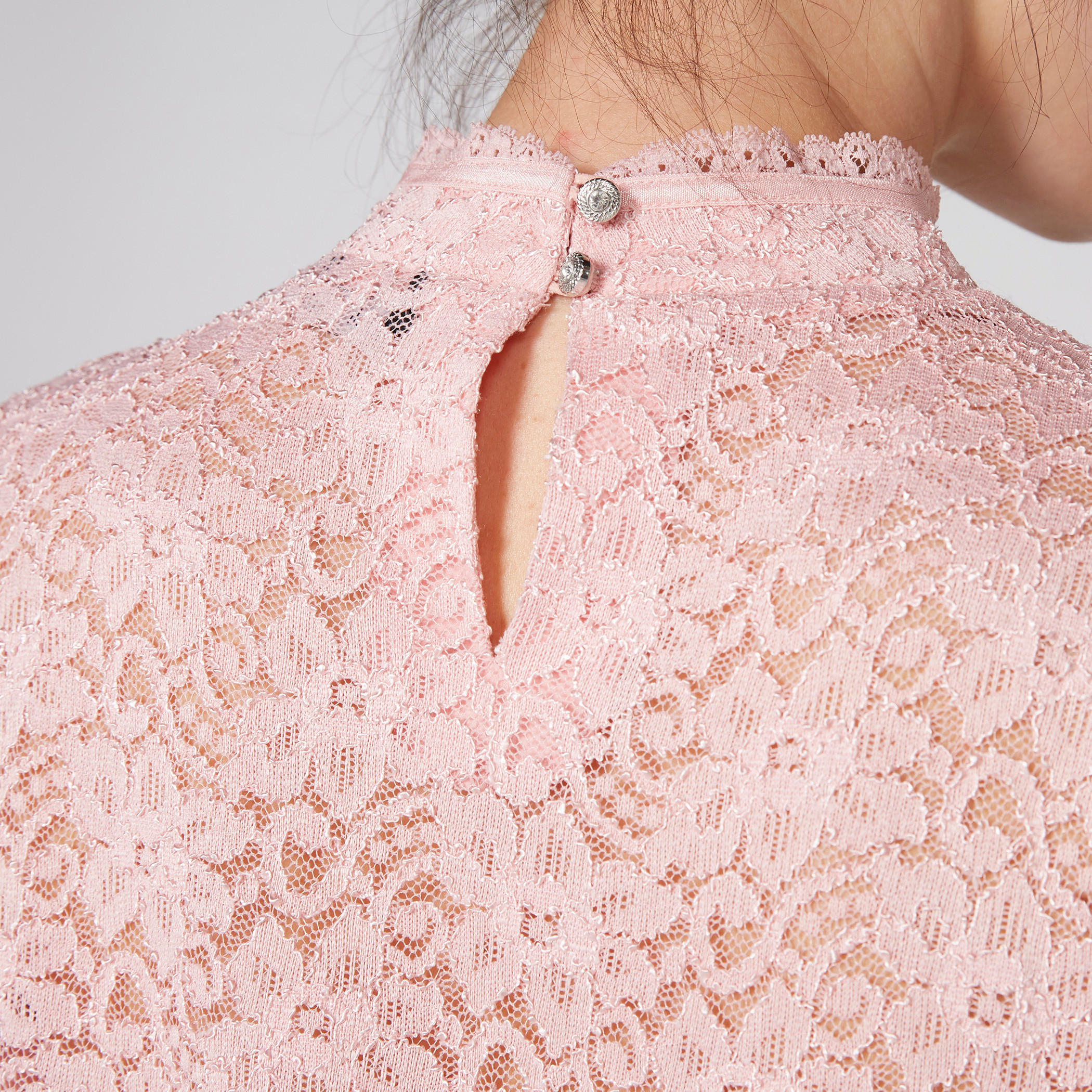 بلوزة دانتيل بياقة عالية وأكمام طويلة-women-clothing-shirtsandblouses-blouses-image-4
