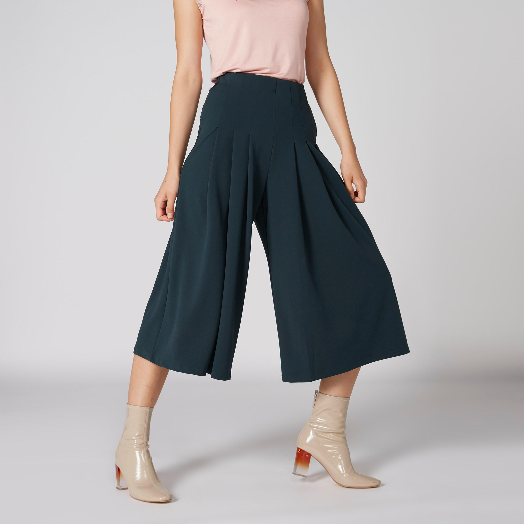 بنطال واسع الساقين بكشكش وخصر مطّاطي وجيوب-women-clothing-bottoms-trousers-image-3