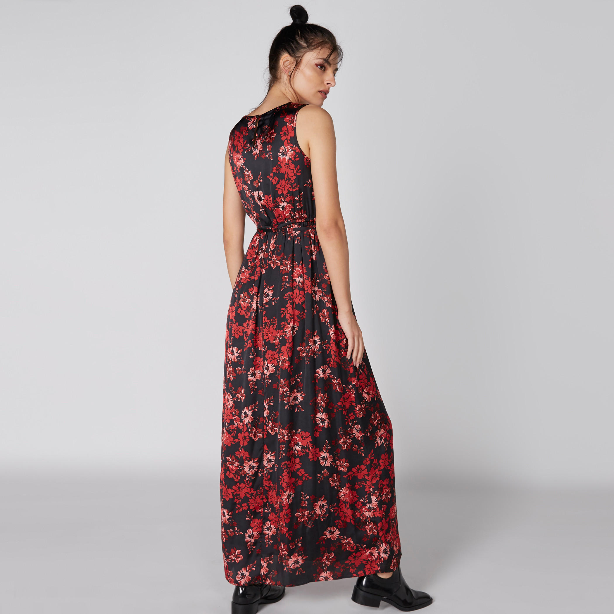 فستان طويل دون أكمام بياقة قارب ورباط وطبعات أزهار-women-clothing-dresses-image-2