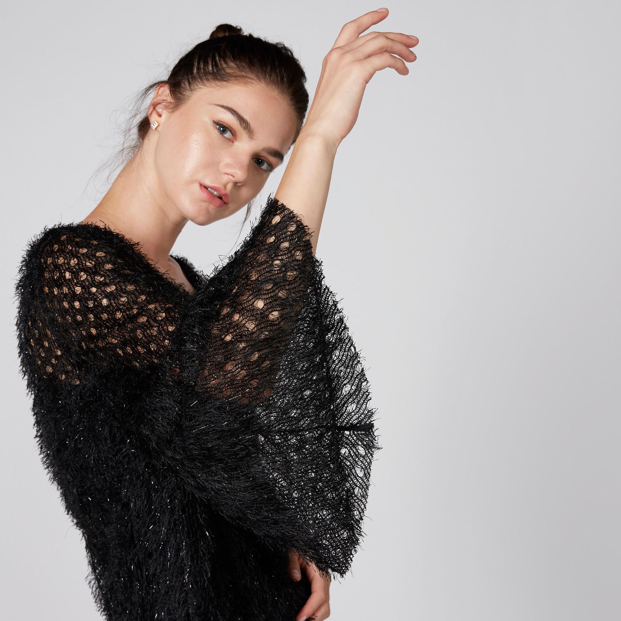 بلوزة بارزة الملمس بياقة مستديرة وأكمام طويلة واسعة-women-clothing-shirtsandblouses-blouses-image-4