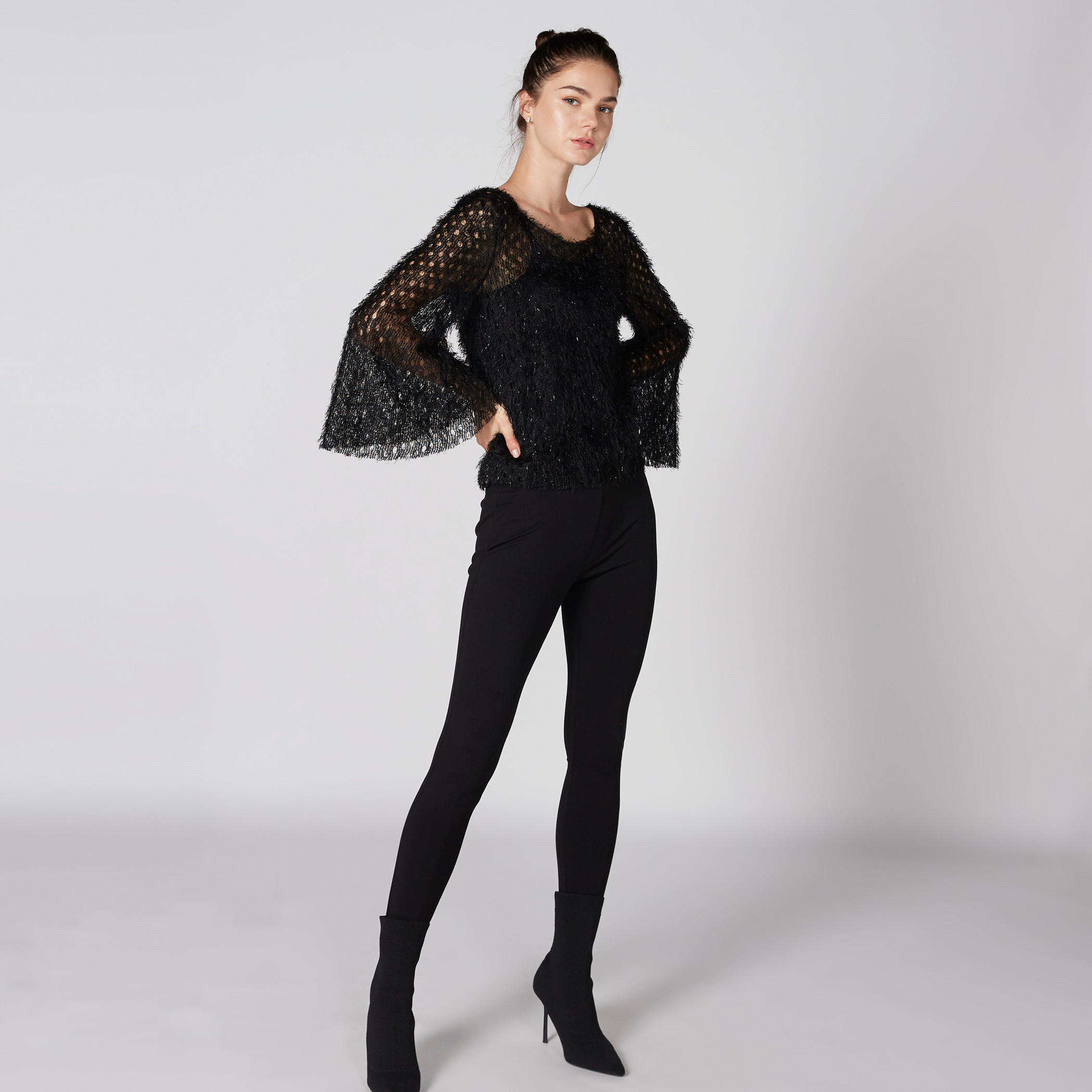 بلوزة بارزة الملمس بياقة مستديرة وأكمام طويلة واسعة-women-clothing-shirtsandblouses-blouses-image-5