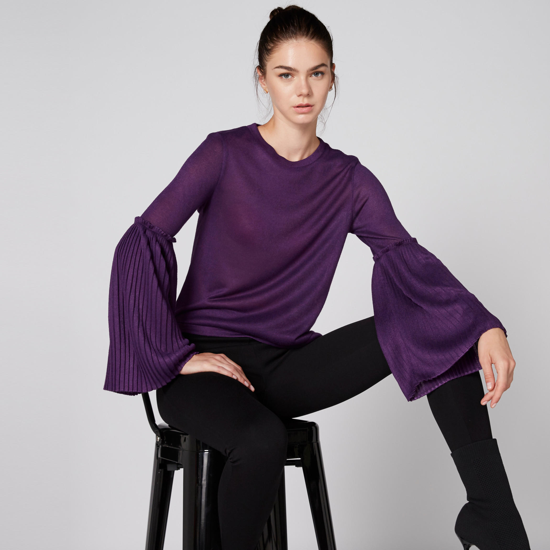 بلوزة بارزة الملمس بياقة مستديرة وأكمام طويلة واسعة-women-clothing-shirtsandblouses-blouses-image-1