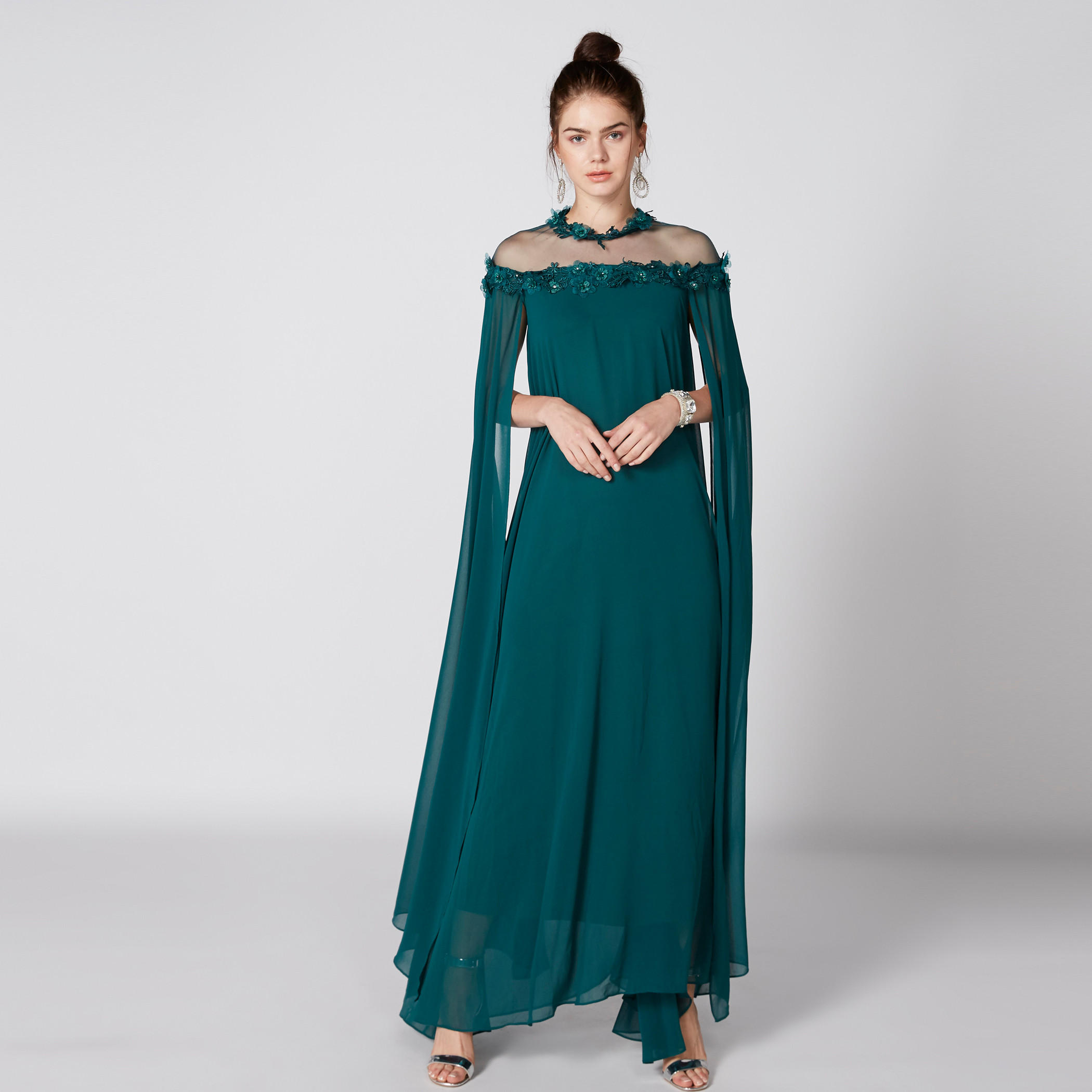 فستان طويل بأكمام واسعة وتفاصيل دانتيل-women-clothing-dresses-image-1