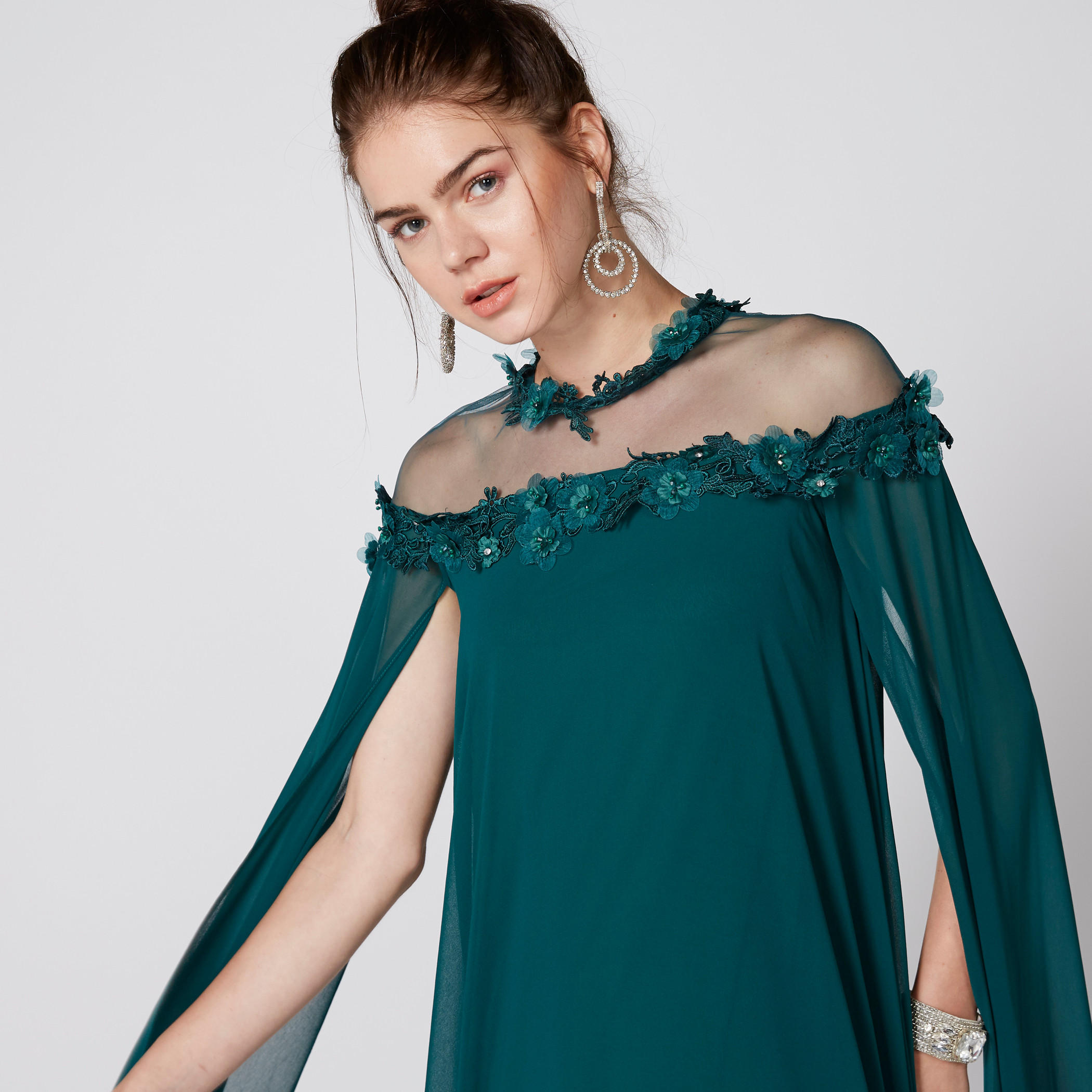 فستان طويل بأكمام واسعة وتفاصيل دانتيل-women-clothing-dresses-image-5