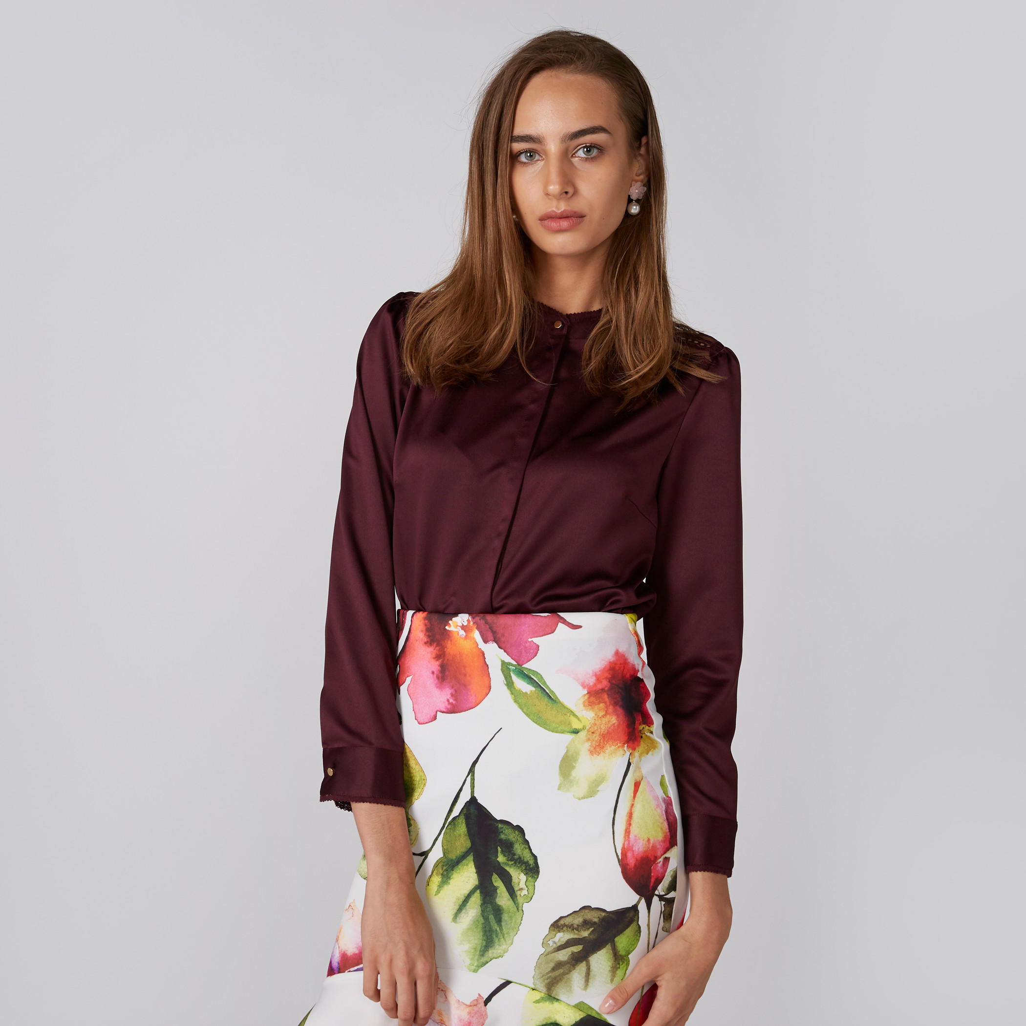 قميص بياقة ماندارين ووصلة أزرار مخفية وتفاصيل دانتيل-women-clothing-shirtsandblouses-shirts-image-3