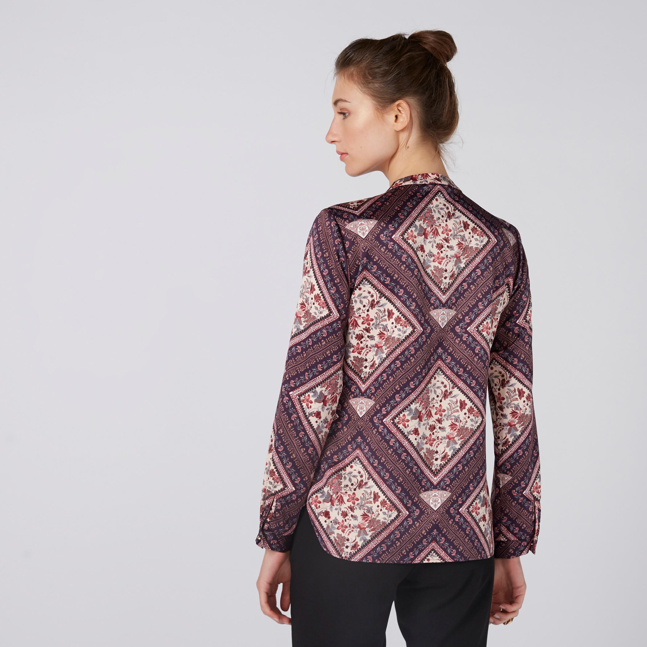 قميص بطبعات وأكمام طويلة وأزرار مخفيّة-women-clothing-shirtsandblouses-shirts-image-2