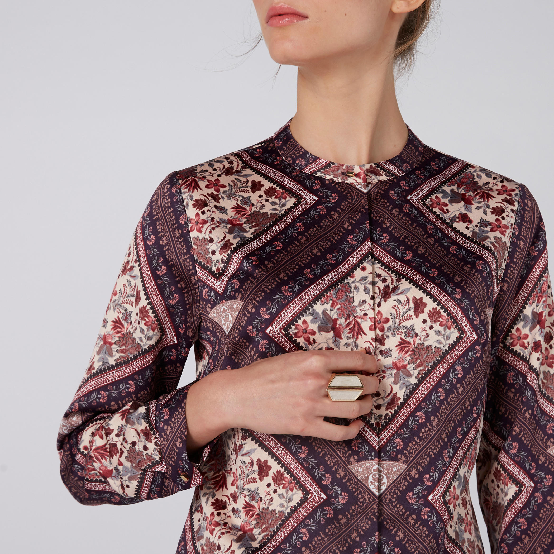 قميص بطبعات وأكمام طويلة وأزرار مخفيّة-women-clothing-shirtsandblouses-shirts-image-1