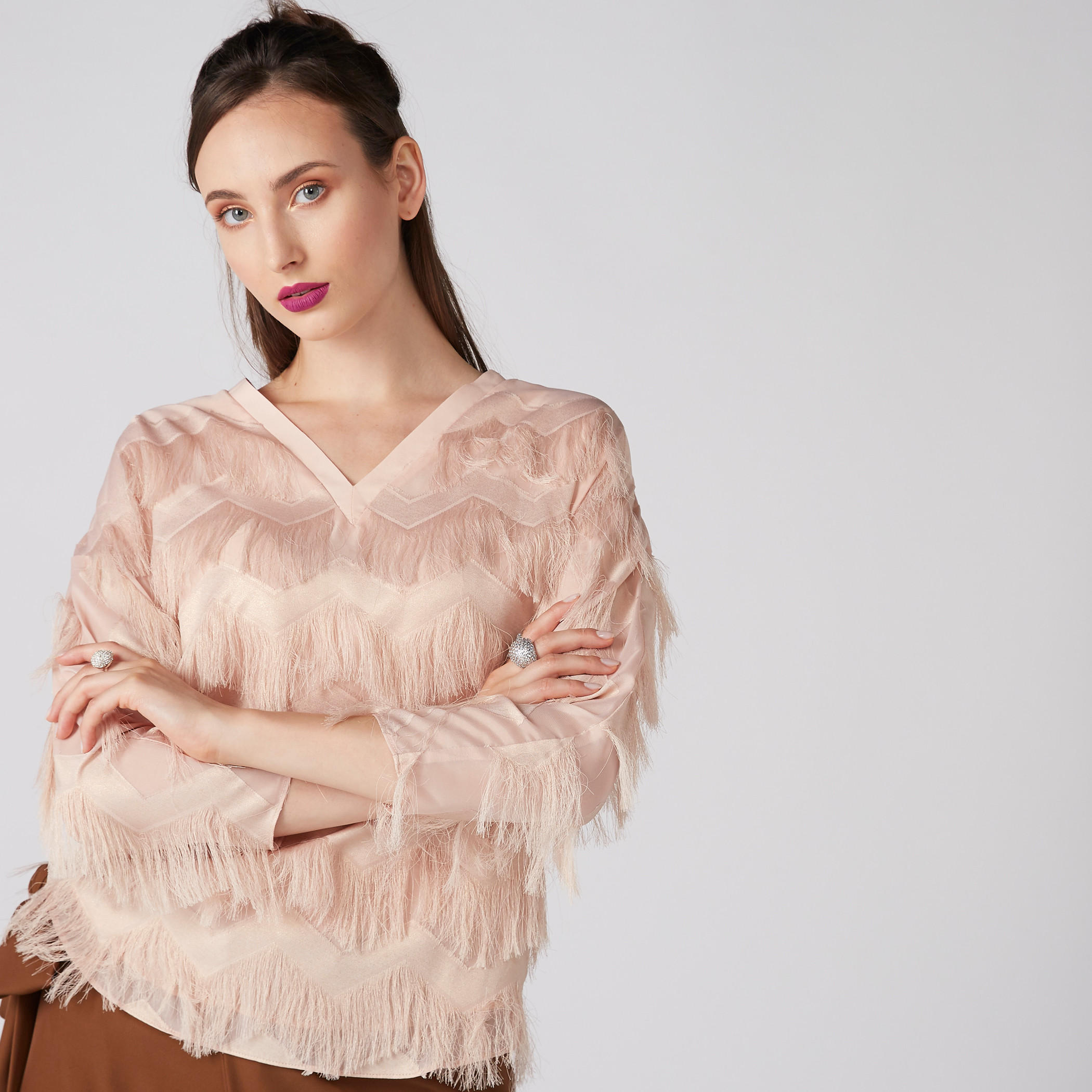 بلوزة بياقة V وأكمام 3/4 وشراشيب-women-clothing-shirtsandblouses-blouses-image-1
