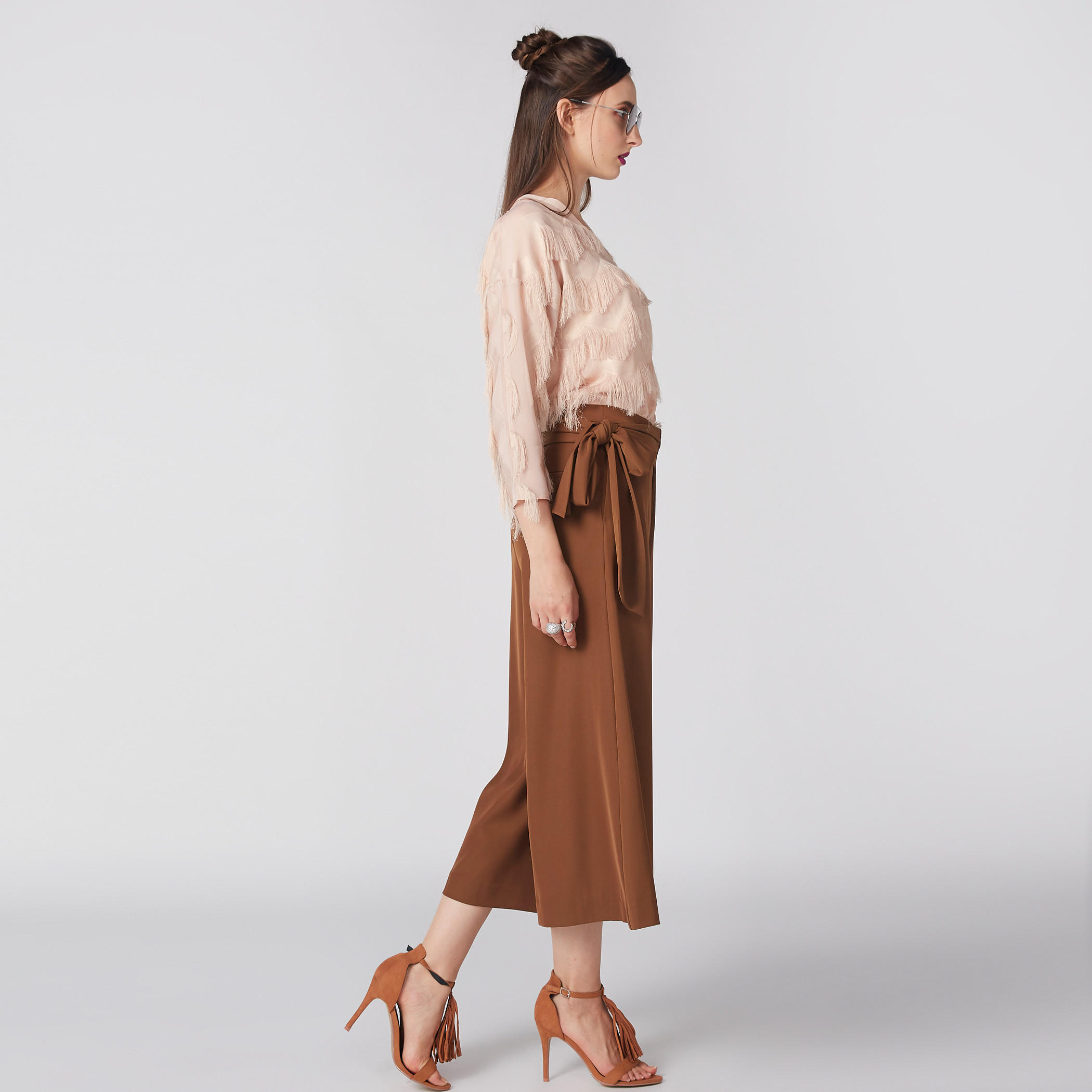 بلوزة بياقة V وأكمام 3/4 وشراشيب-women-clothing-shirtsandblouses-blouses-image-2