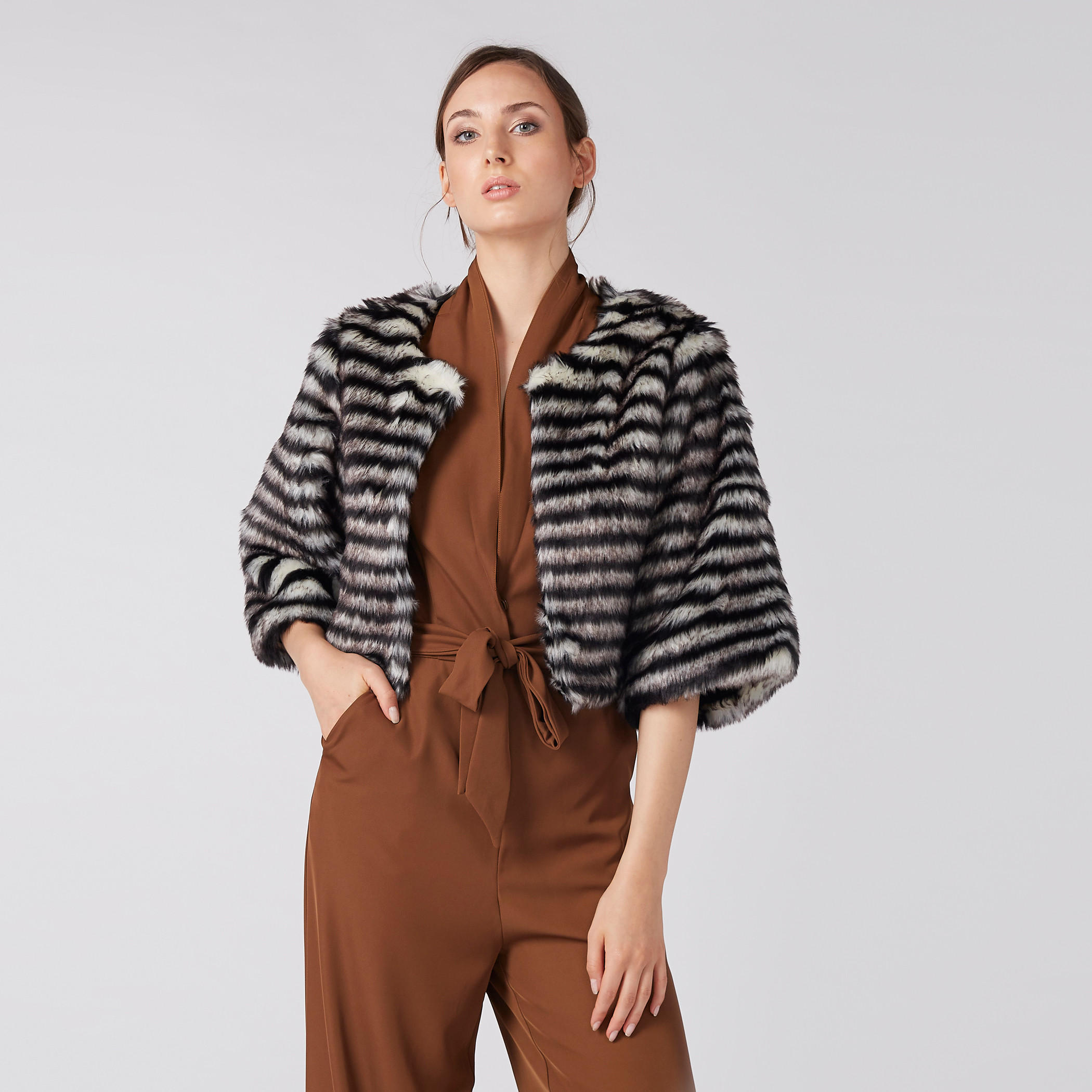 جاكيت قطيفة مقلّم مفتوح من الأمام بأكمام 3/4-women-winterwear-coatsandjackets-jackets-image-1