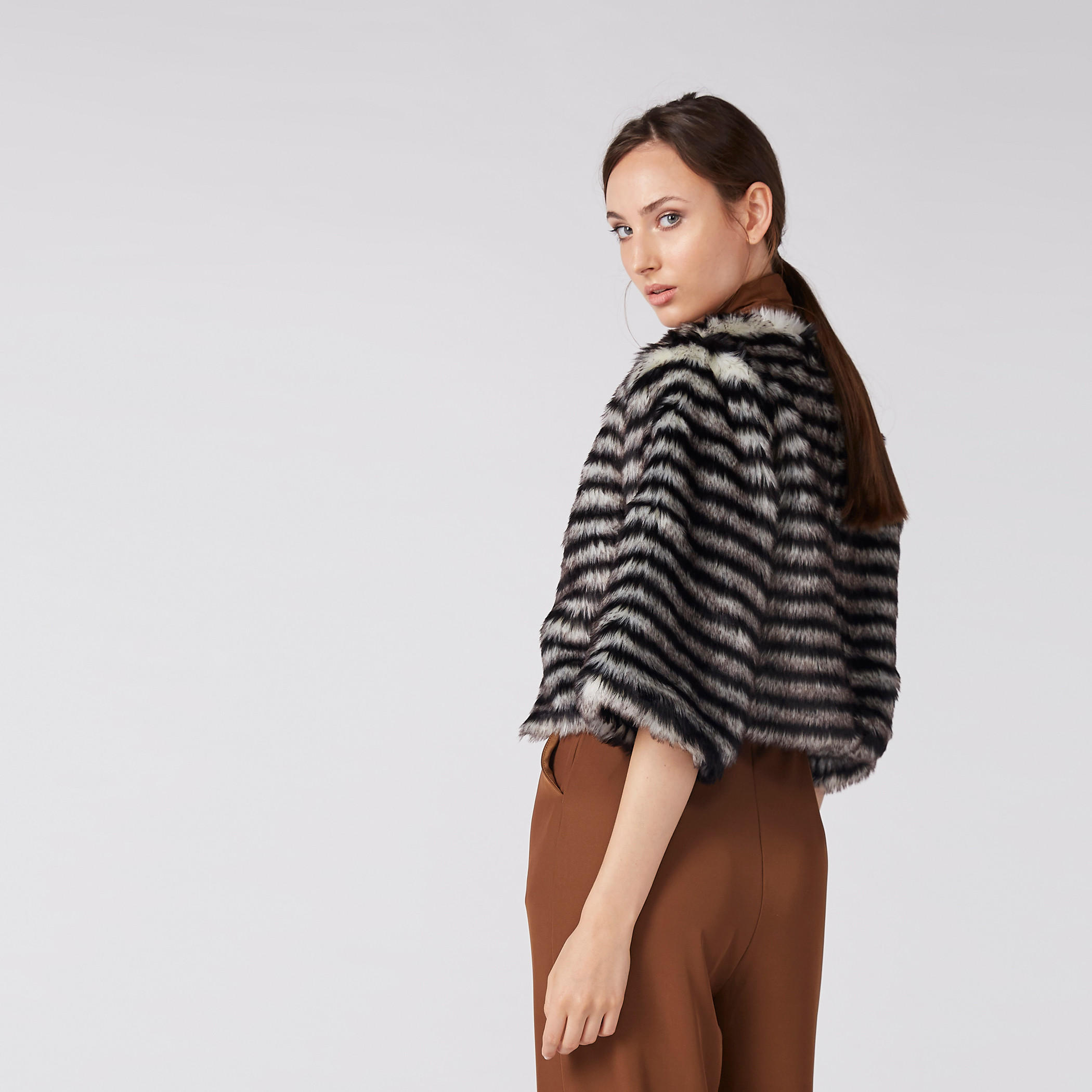 جاكيت قطيفة مقلّم مفتوح من الأمام بأكمام 3/4-women-winterwear-coatsandjackets-jackets-image-2