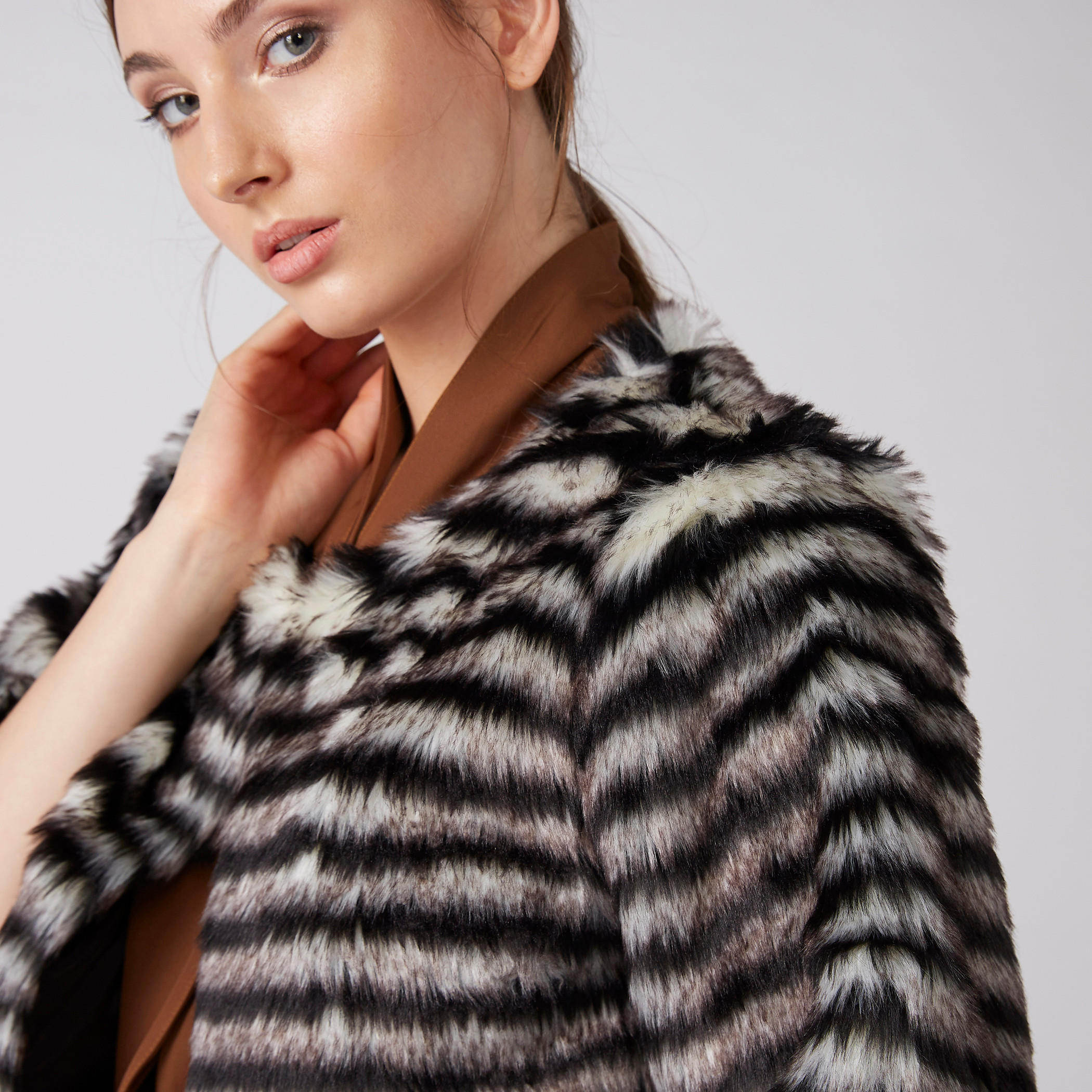 جاكيت قطيفة مقلّم مفتوح من الأمام بأكمام 3/4-women-winterwear-coatsandjackets-jackets-image-3