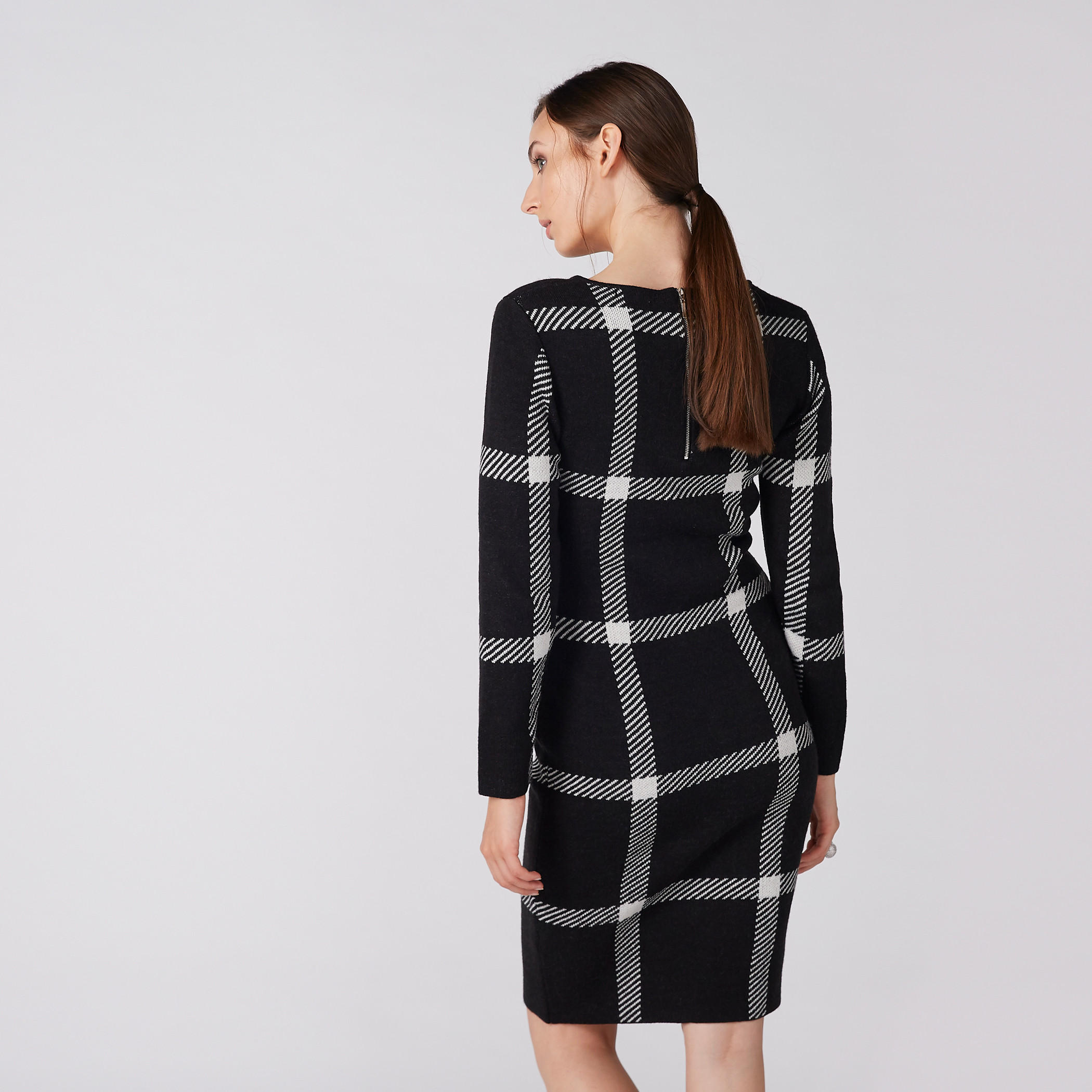 Chequered Midi Bodycon Dress with Zip Closure and Long Sleeves-women-clothing-dresses-image-3