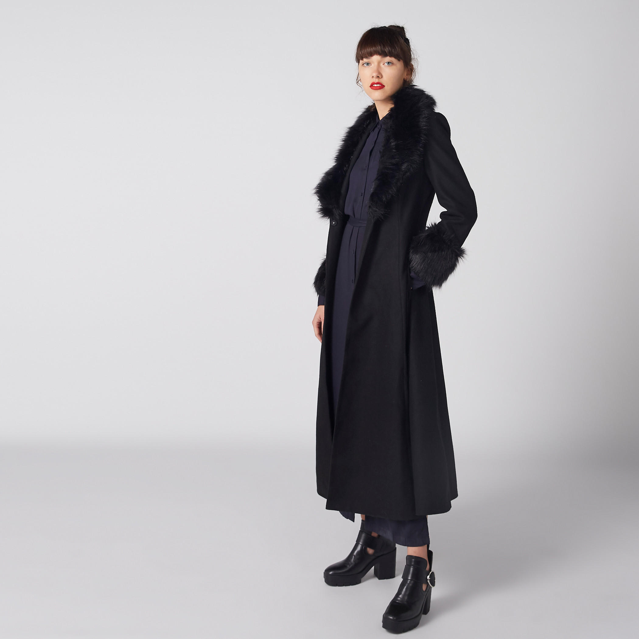 جاكيت طويل بأكمام طويلة وتفاصيل قطيفة-women-winterwear-coatsandjackets-jackets-image-7